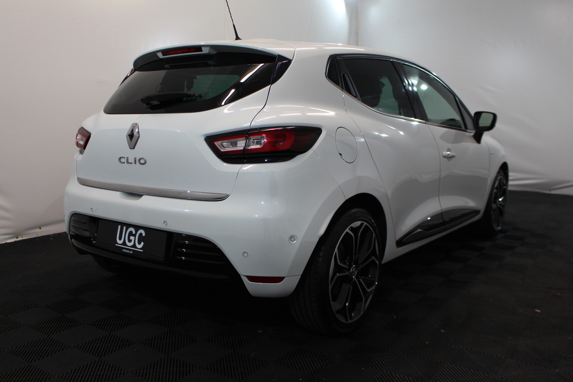 RENAULT Clio 1.2 TCe 120 Swiss Edition S/S-image-5