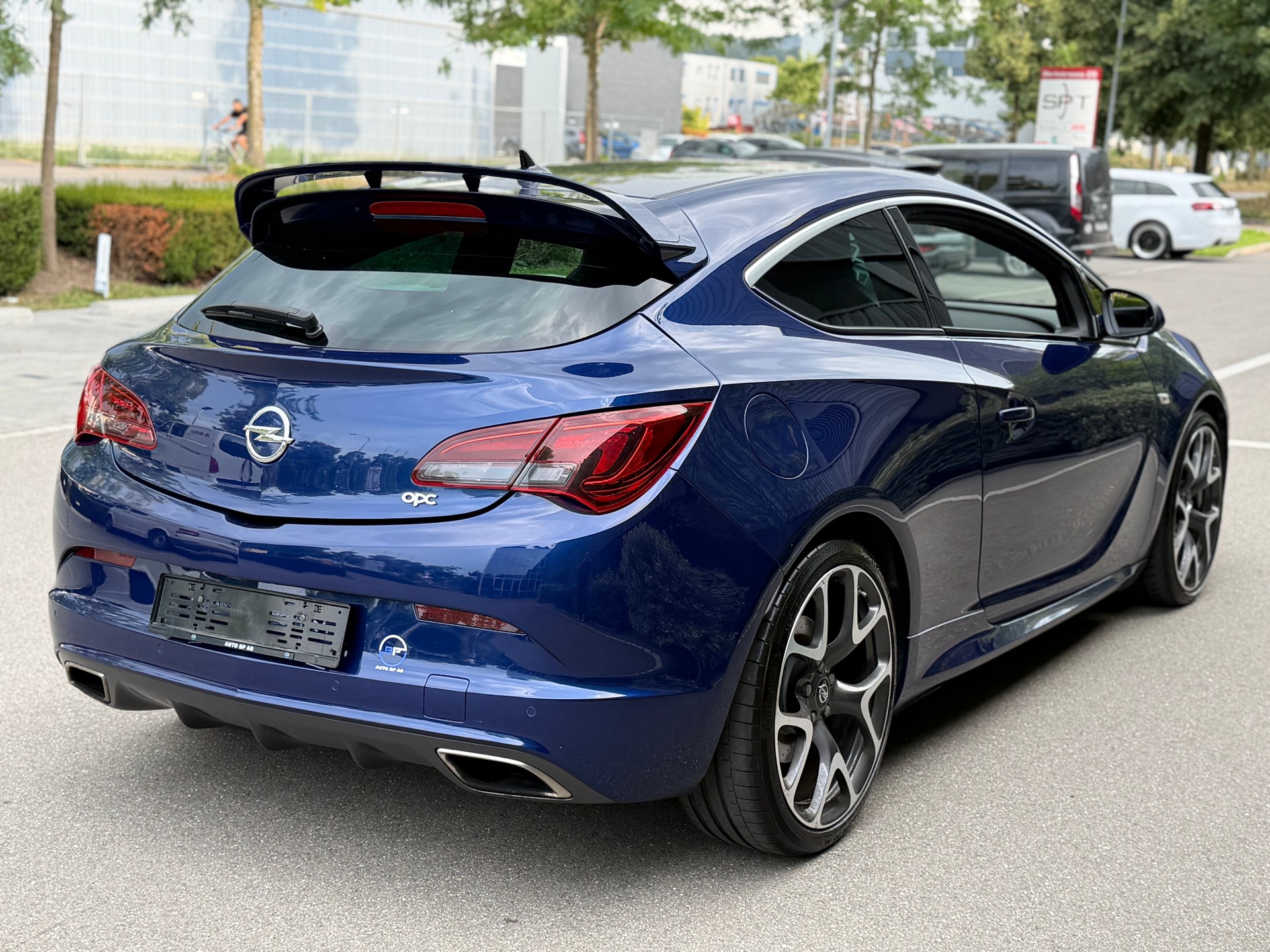 OPEL Astra GTC 2.0i 16V Turbo OPC-image-5