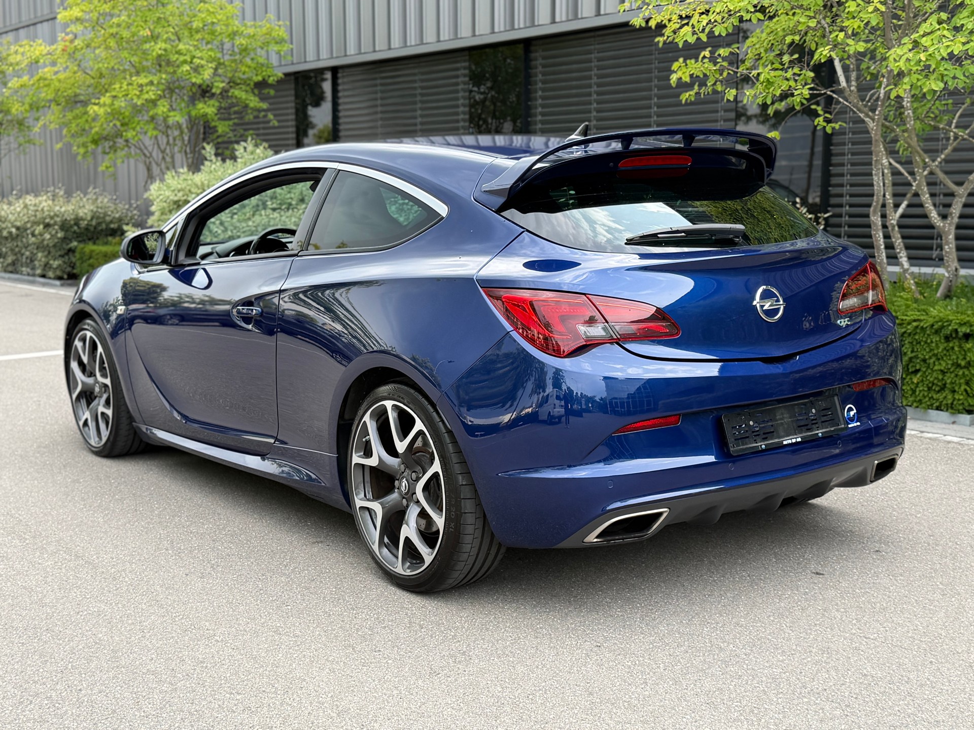 OPEL Astra GTC 2.0i 16V Turbo OPC-image-2