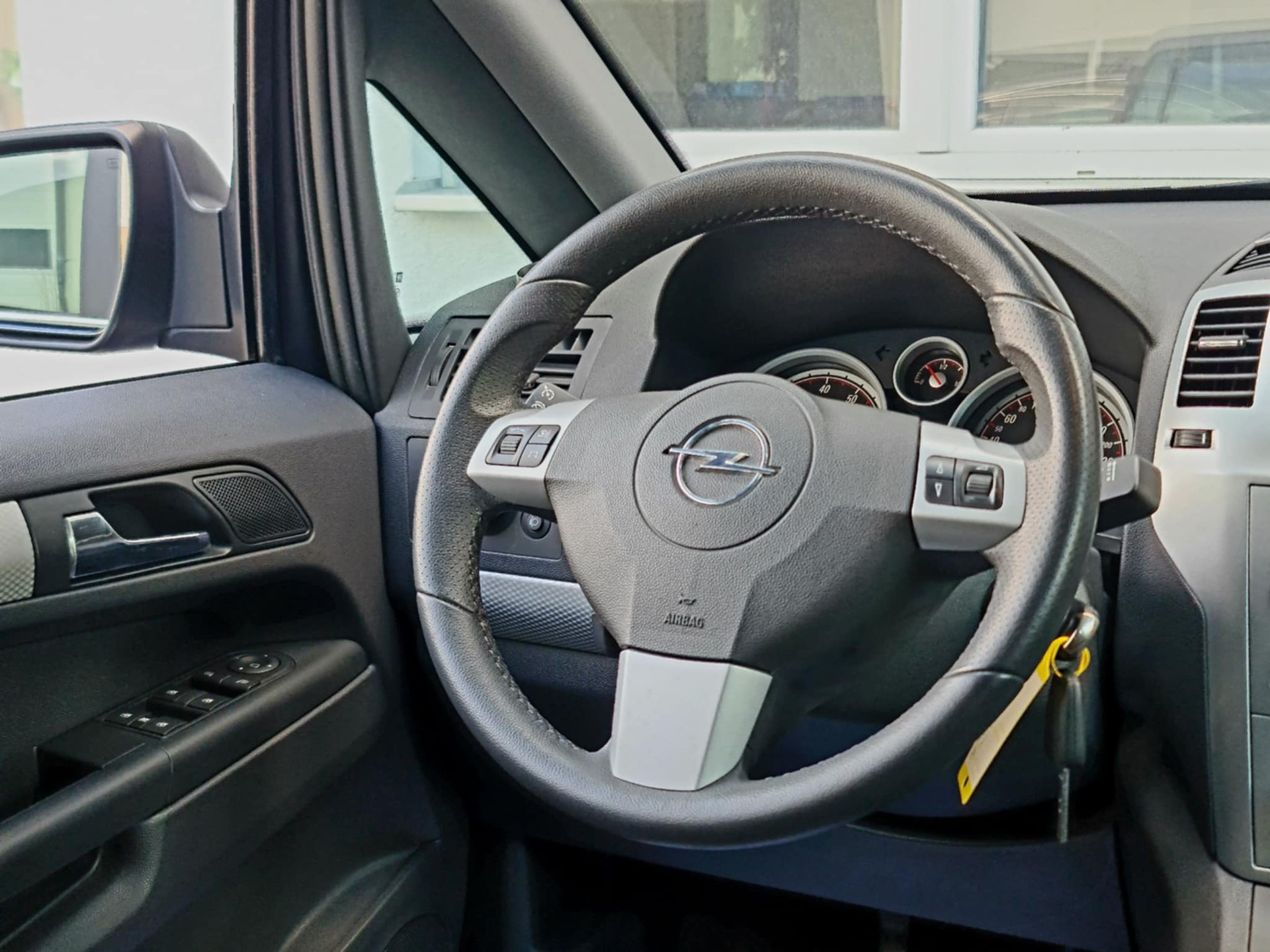 OPEL Zafira 2.0i 16V T Sport-image-12