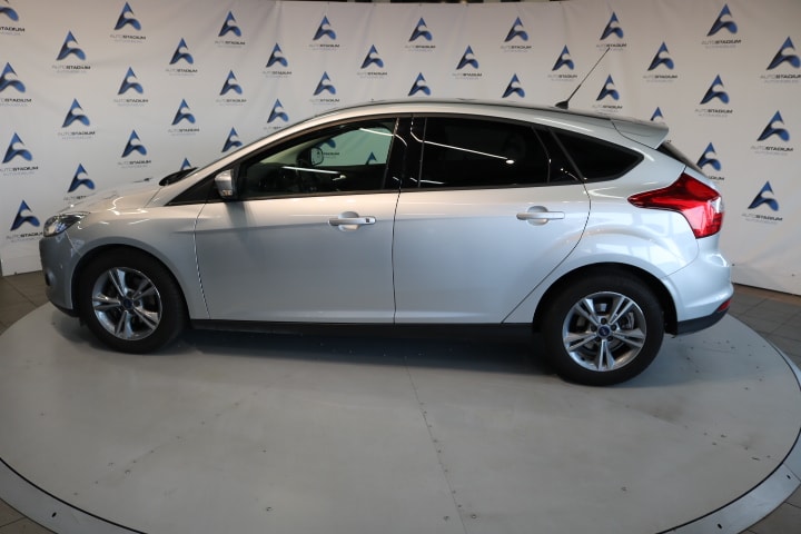FORD Focus 1.0 SCTi Titanium-image-8
