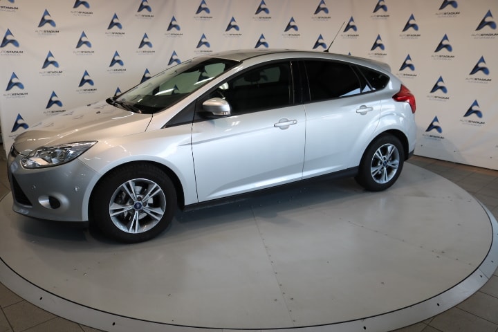 FORD Focus 1.0 SCTi Titanium-image-6