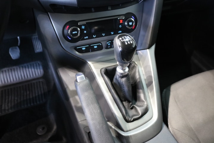FORD Focus 1.0 SCTi Titanium-image-27