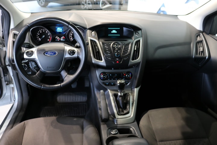 FORD Focus 1.0 SCTi Titanium-image-23