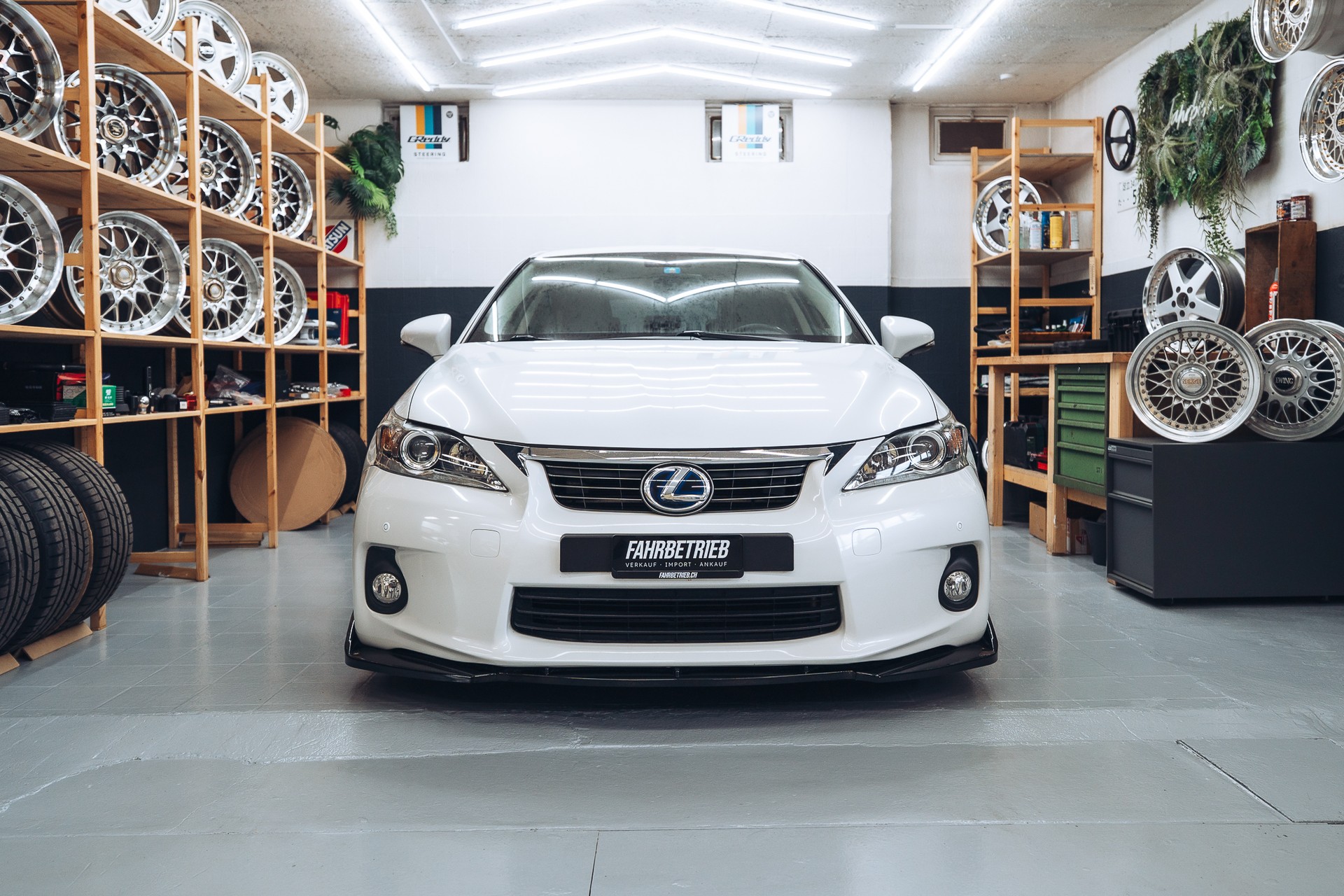 LEXUS CT 200h 1.8 excellence CVT-image-3
