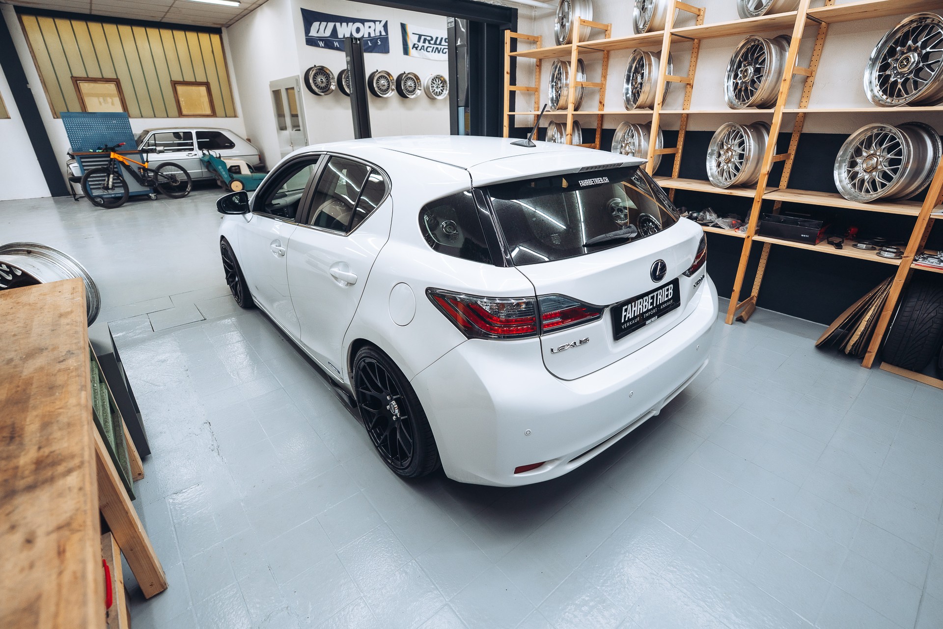 LEXUS CT 200h 1.8 excellence CVT-image-8