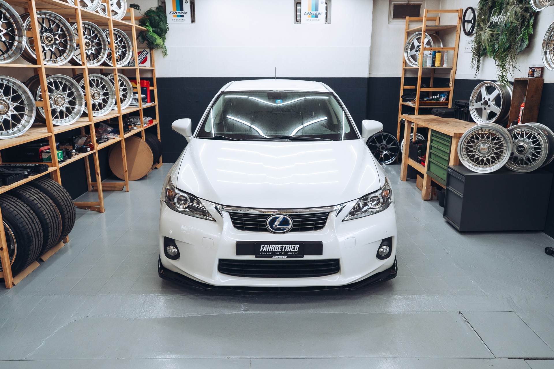LEXUS CT 200h 1.8 excellence CVT-image-2