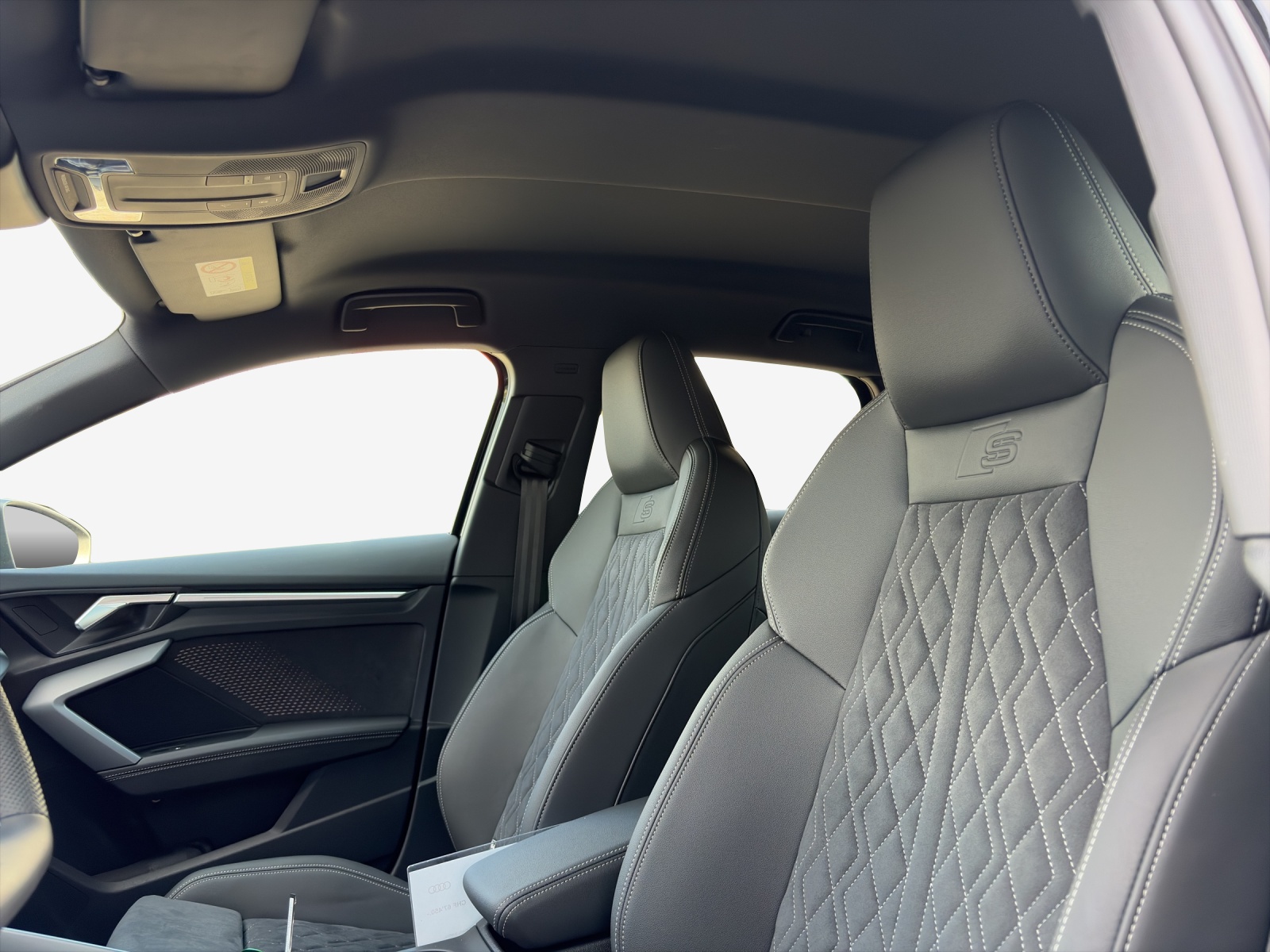 AUDI S3 Sportback TFSI quattro S-tronic-image-14