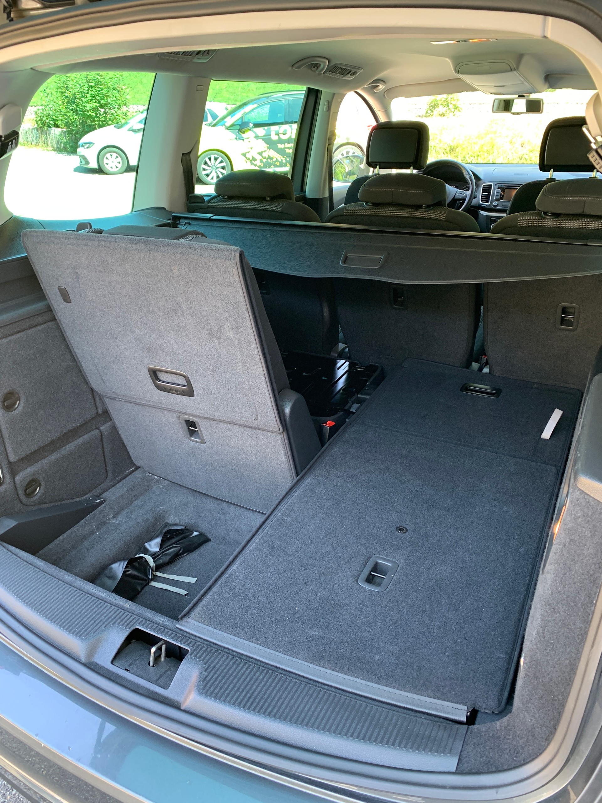 VW Sharan 2.0 TDI BlueMotion Technology Design DSG-image-17