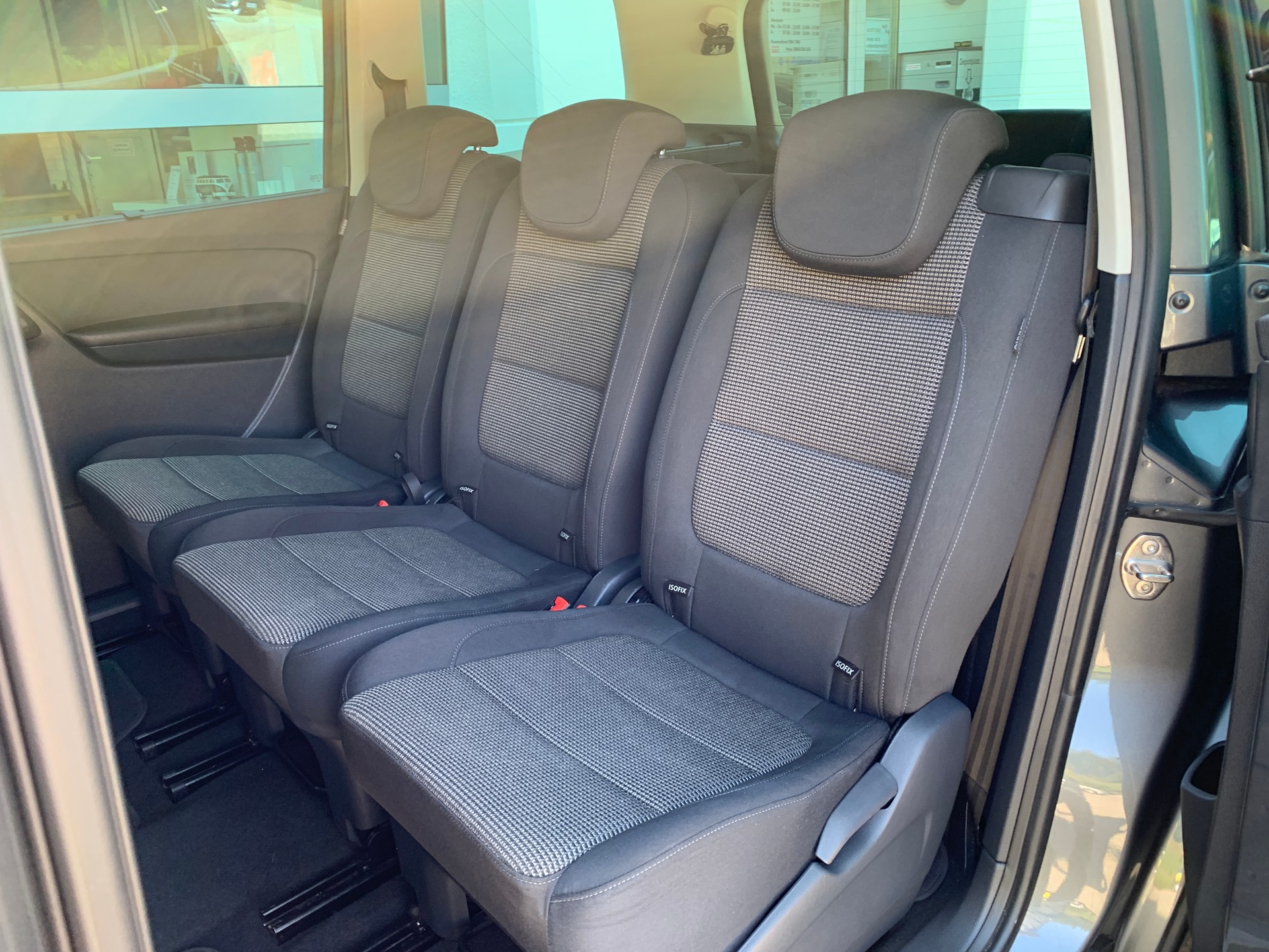 VW Sharan 2.0 TDI BlueMotion Technology Design DSG-image-16