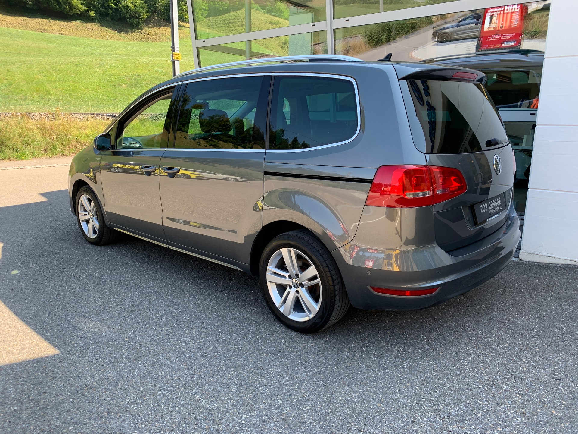 VW Sharan 2.0 TDI BlueMotion Technology Design DSG-image-4