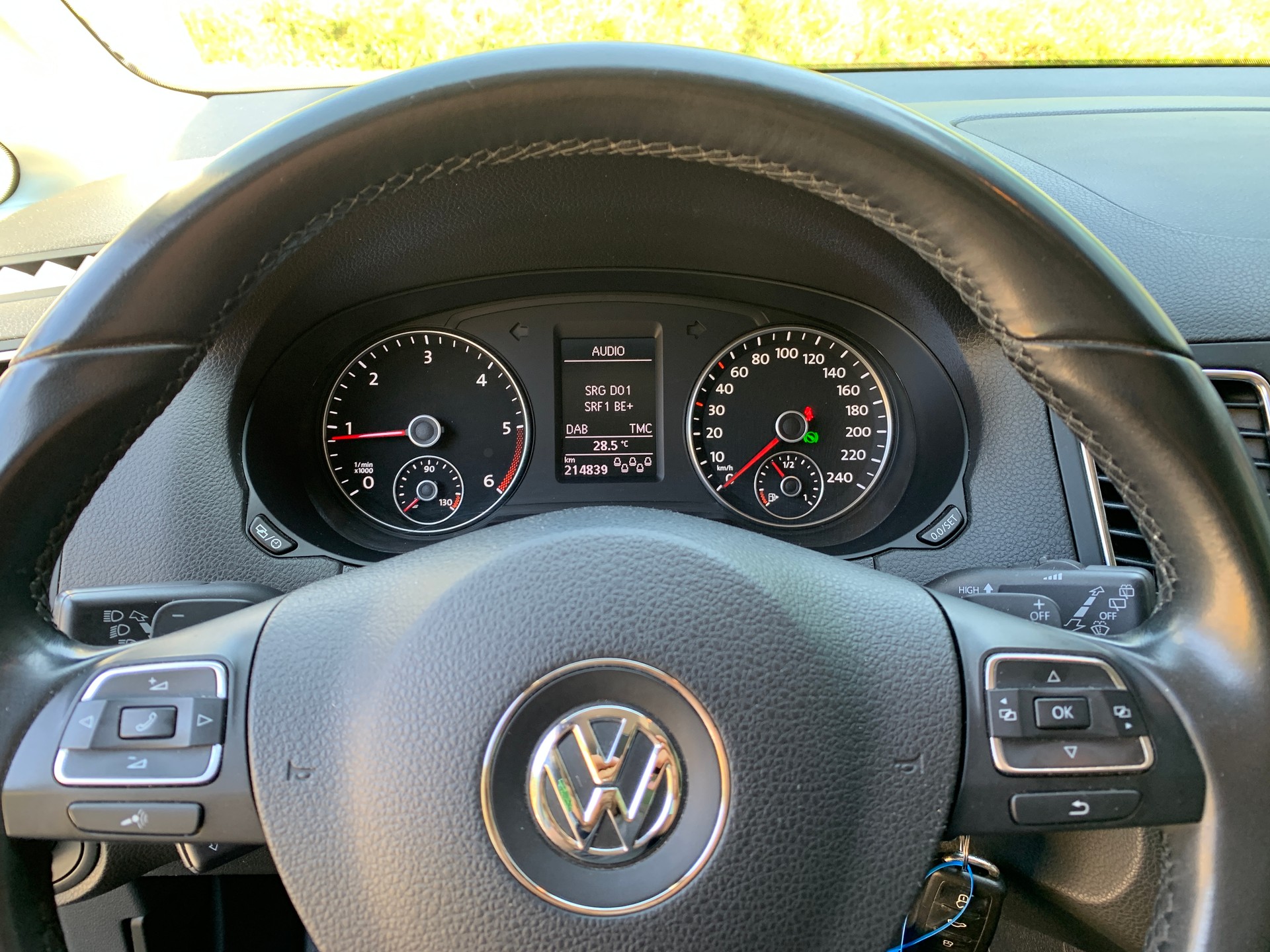 VW Sharan 2.0 TDI BlueMotion Technology Design DSG-image-11