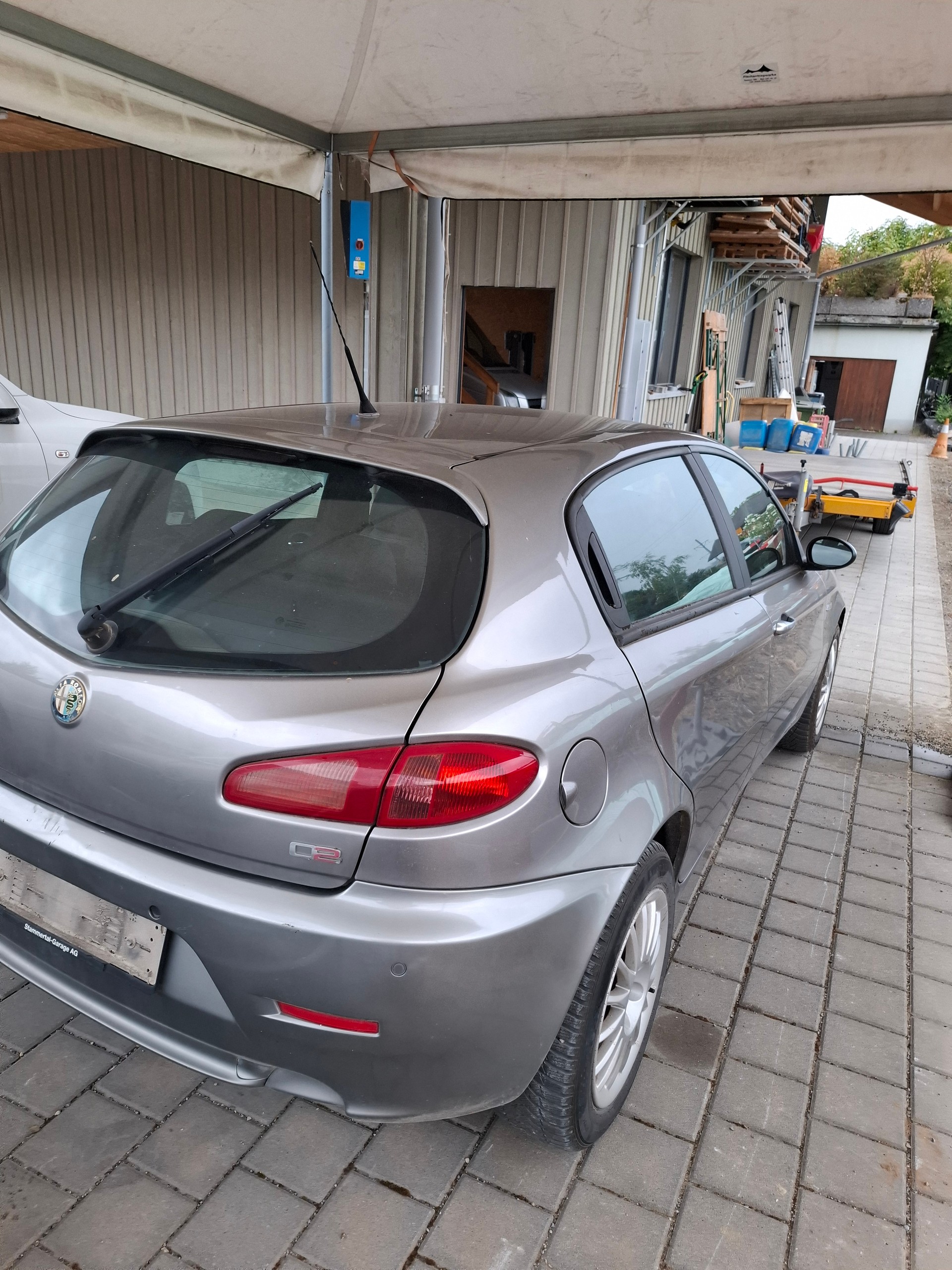 ALFA ROMEO 147 1.9 16V JTD Progression-image-3