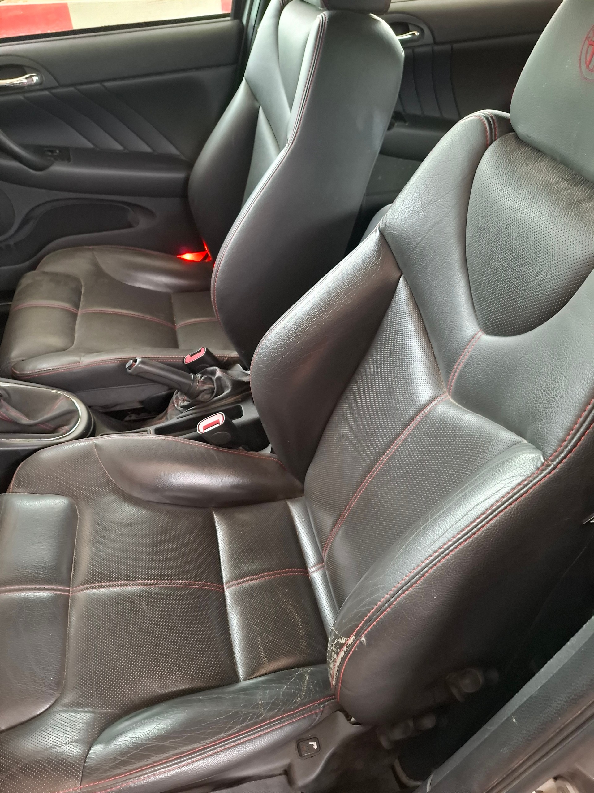 ALFA ROMEO 147 1.9 16V JTD Progression-image-6