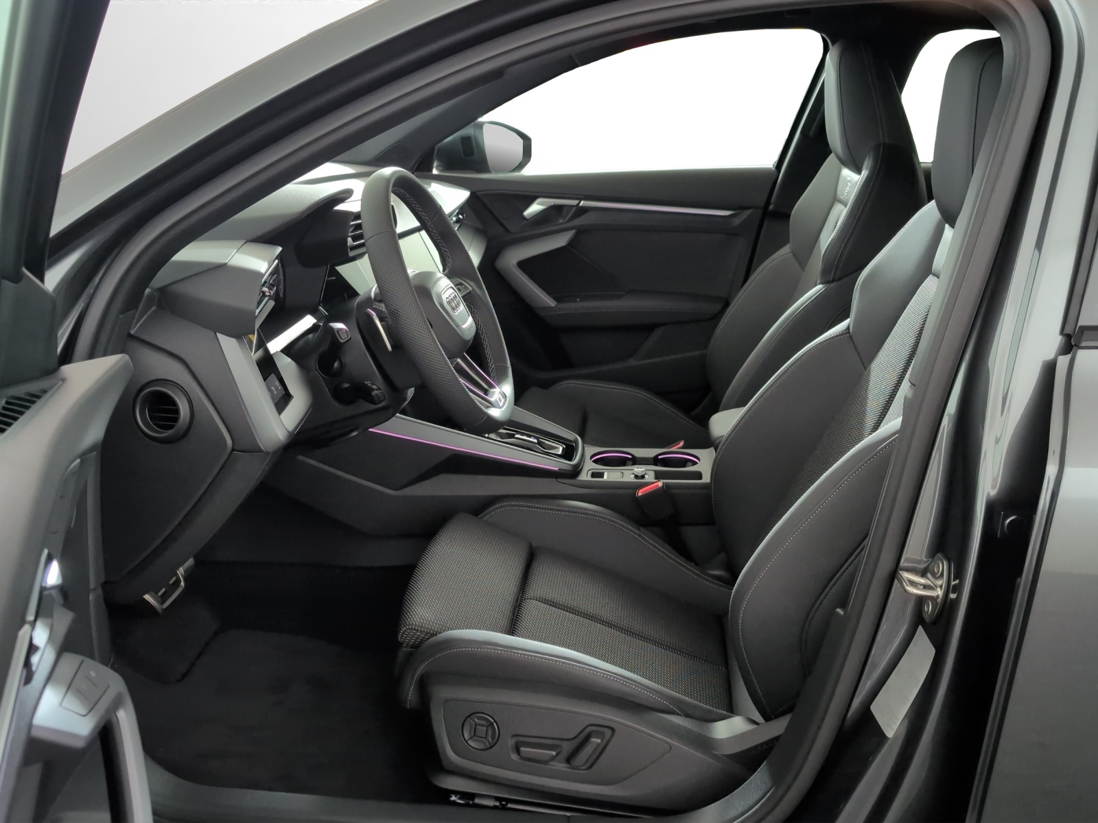 AUDI A3 Sportback TFSI 150 kW quattro S line S tronic-image-5
