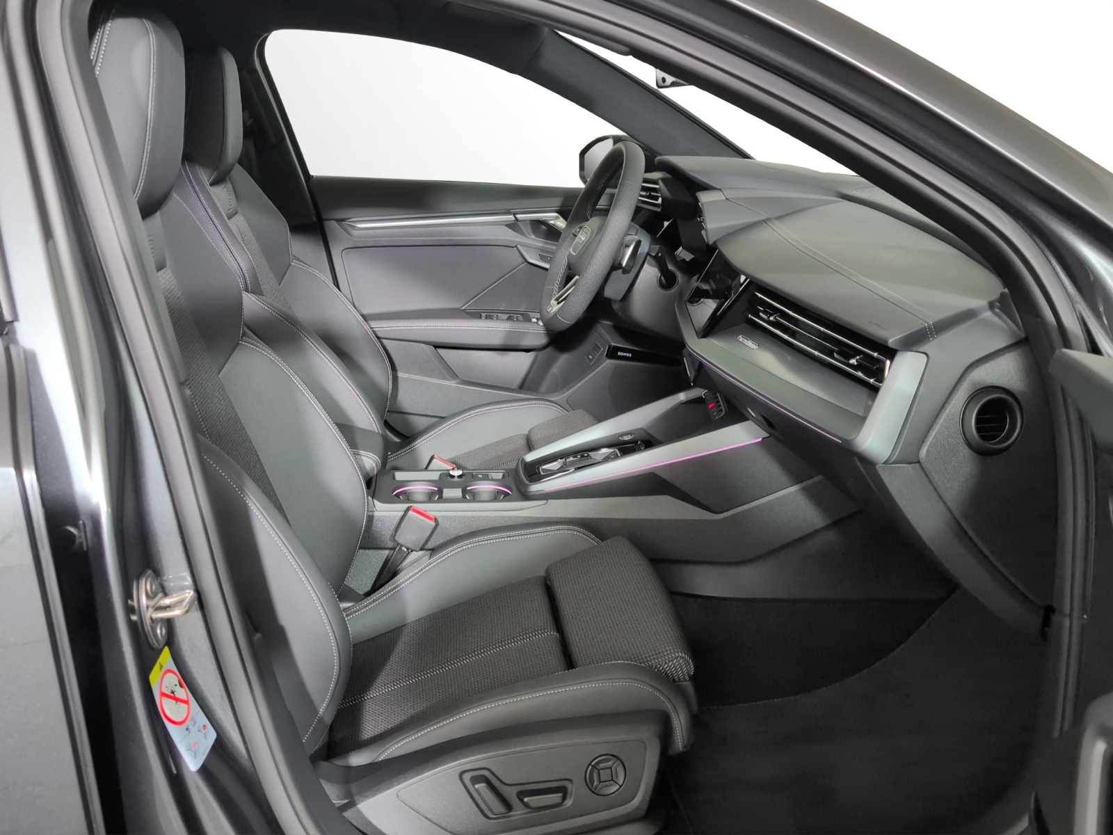 AUDI A3 Sportback TFSI 150 kW quattro S line S tronic-image-6