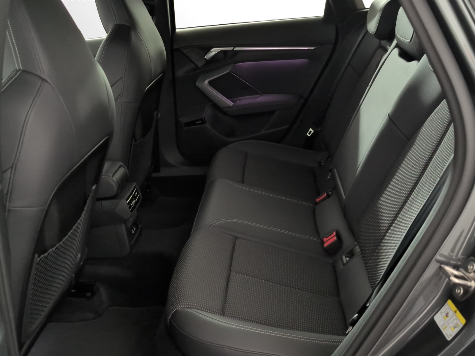 AUDI A3 Sportback TFSI 150 kW quattro S line S tronic-image-7