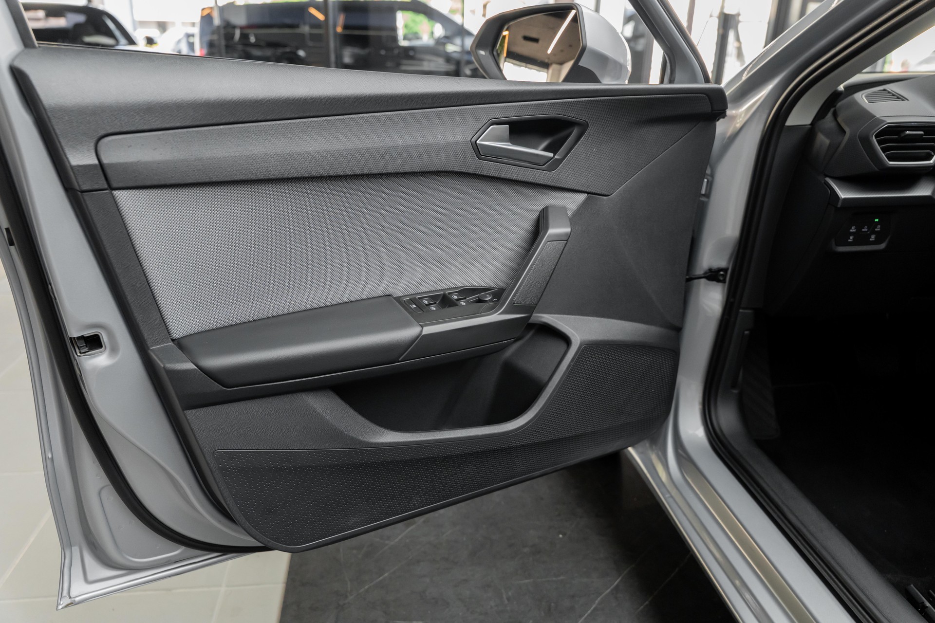 SEAT Leon ST 1.5 eTSI mHEV DSG Style-image-21