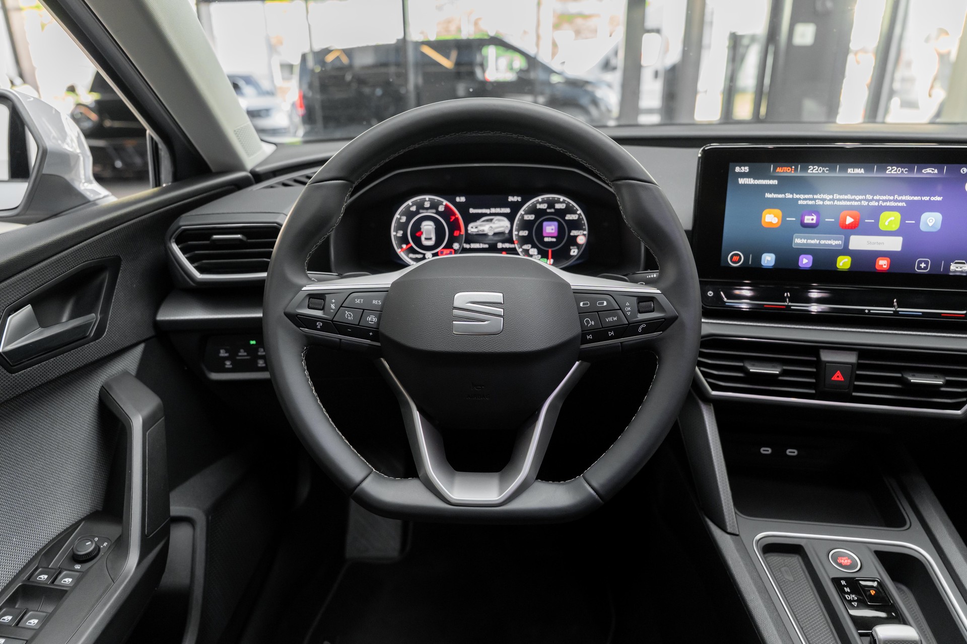 SEAT Leon ST 1.5 eTSI mHEV DSG Style-image-18