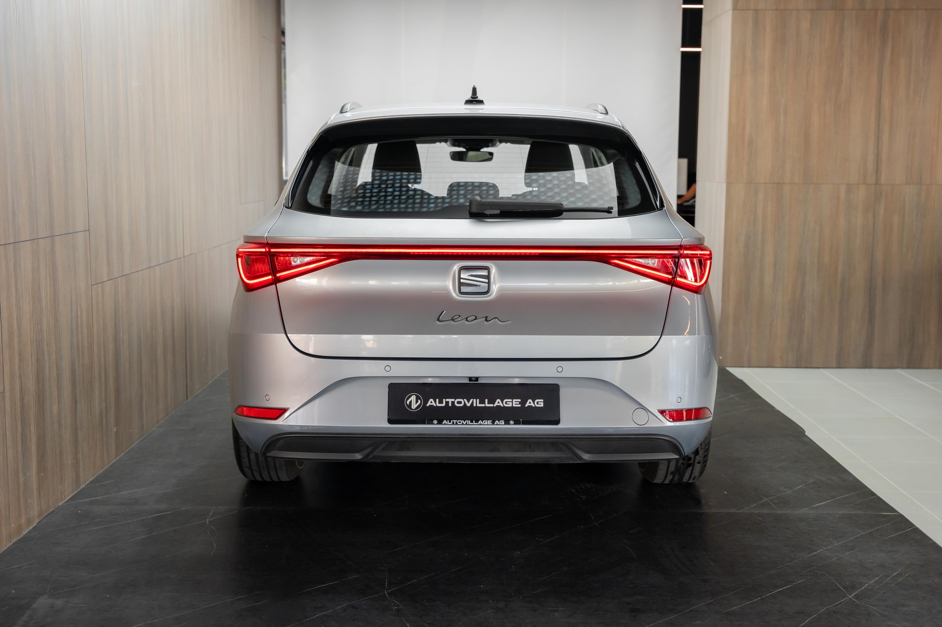 SEAT Leon ST 1.5 eTSI mHEV DSG Style-image-27