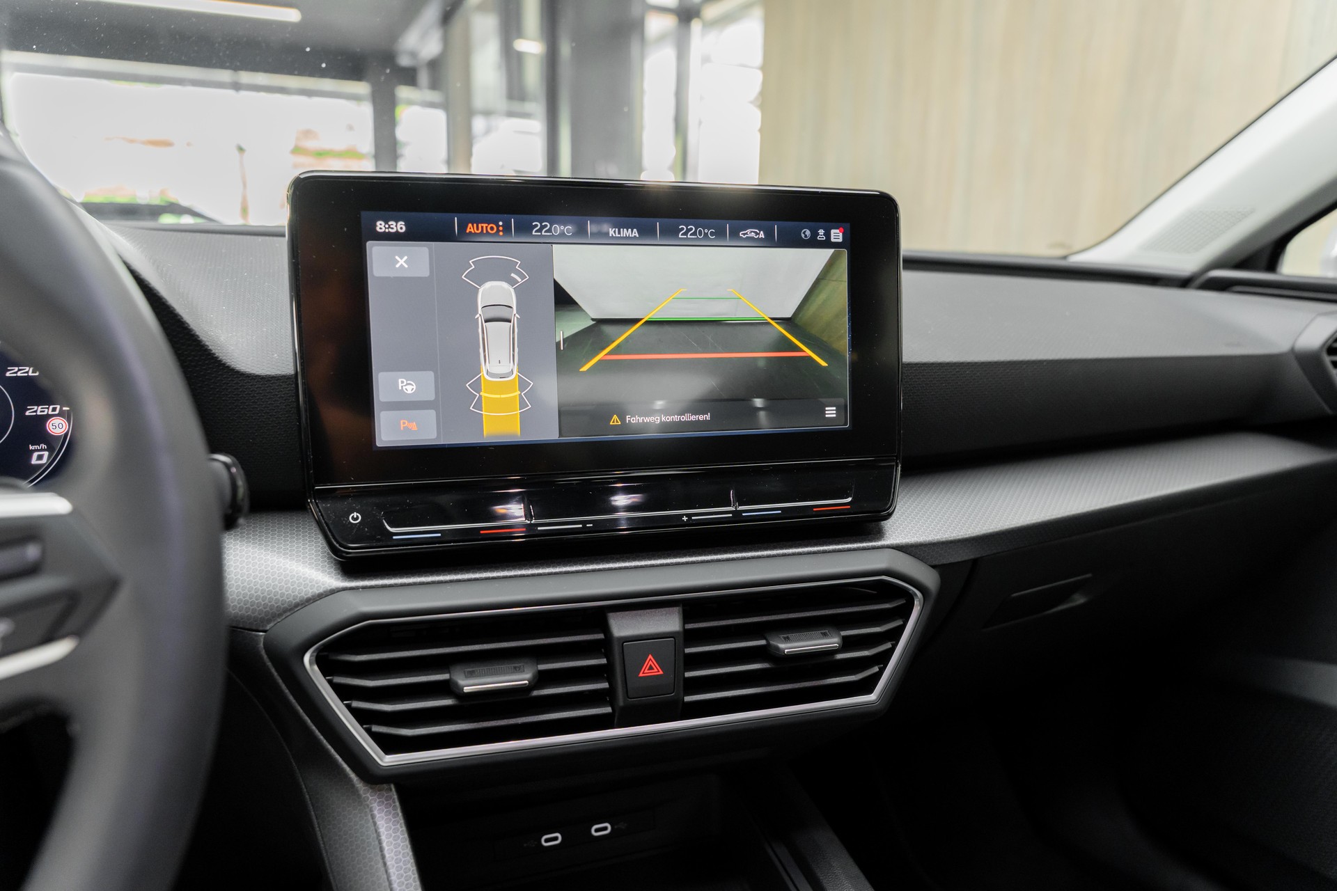 SEAT Leon ST 1.5 eTSI mHEV DSG Style-image-11