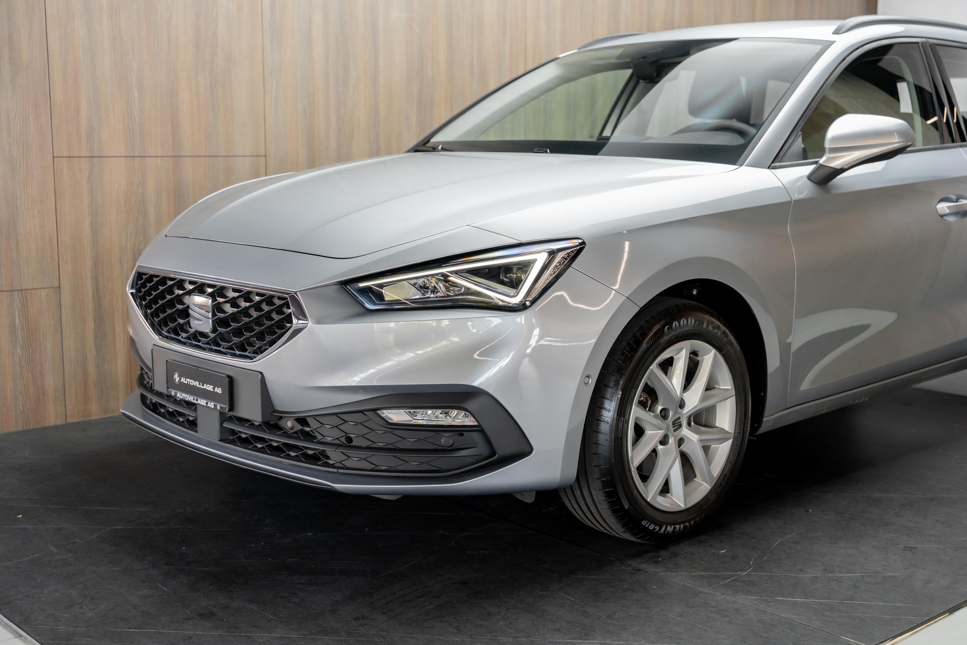 SEAT Leon ST 1.5 eTSI mHEV DSG Style-image-24