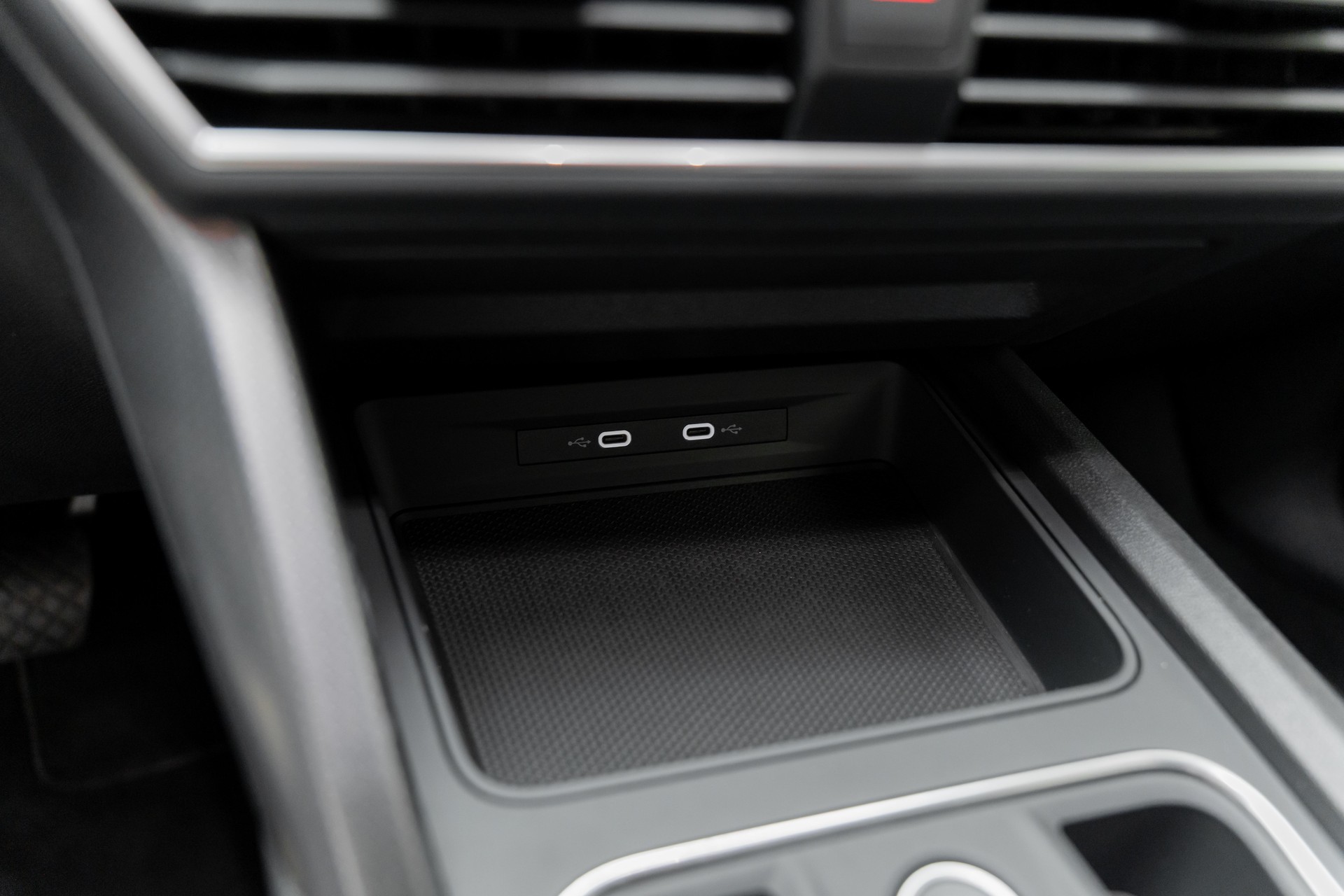 SEAT Leon ST 1.5 eTSI mHEV DSG Style-image-15