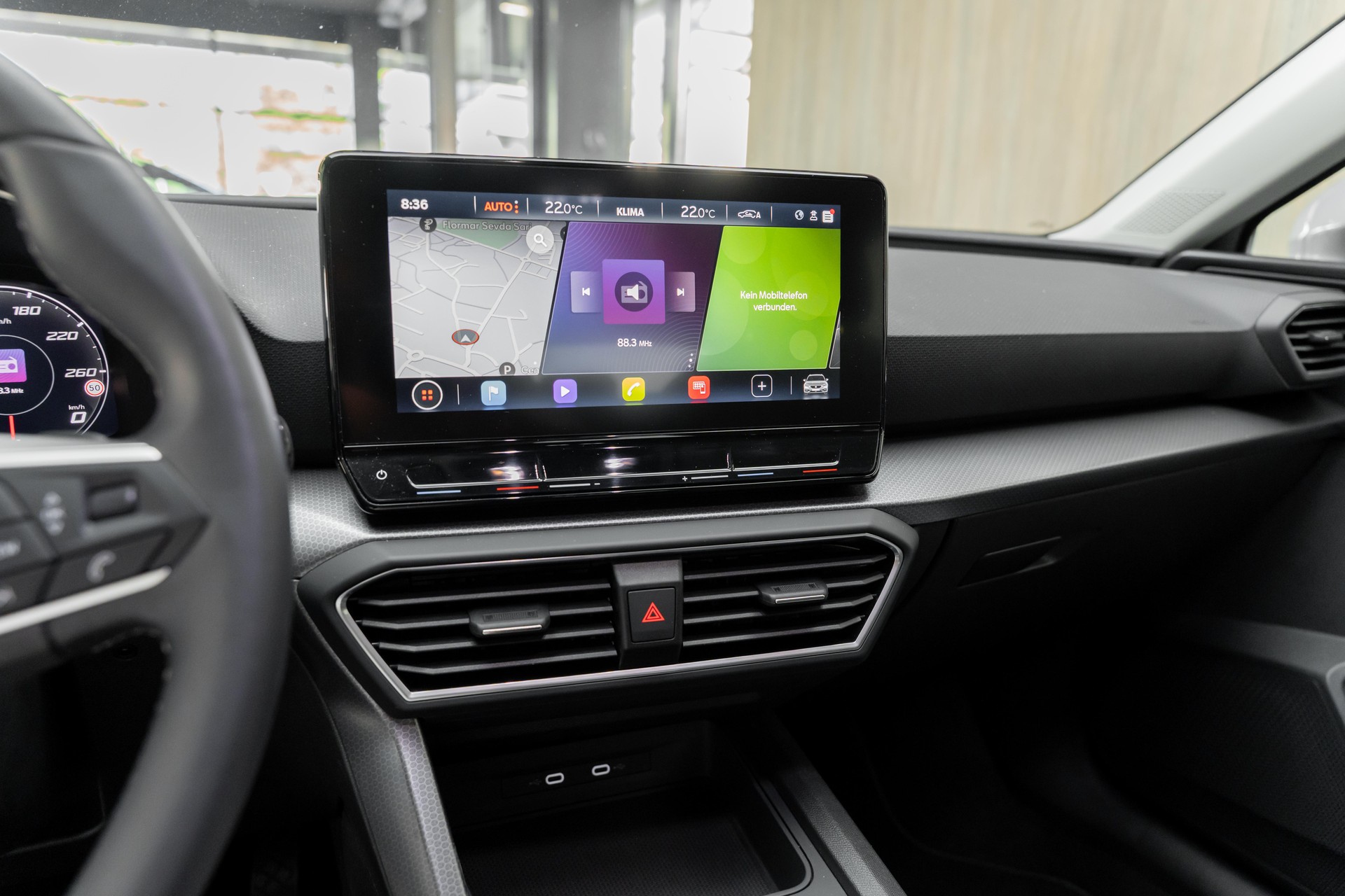 SEAT Leon ST 1.5 eTSI mHEV DSG Style-image-10