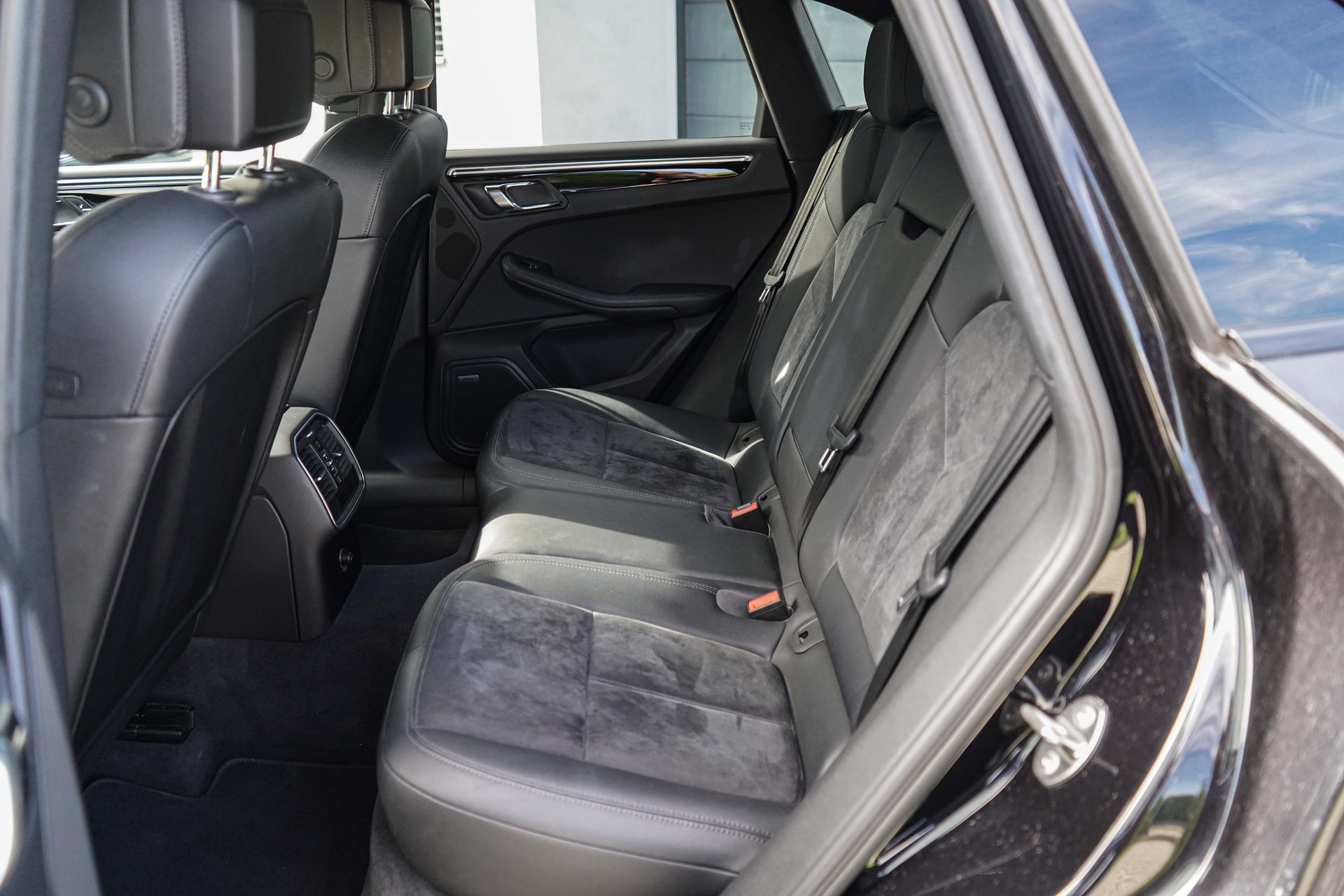 PORSCHE Macan S PDK-image-12