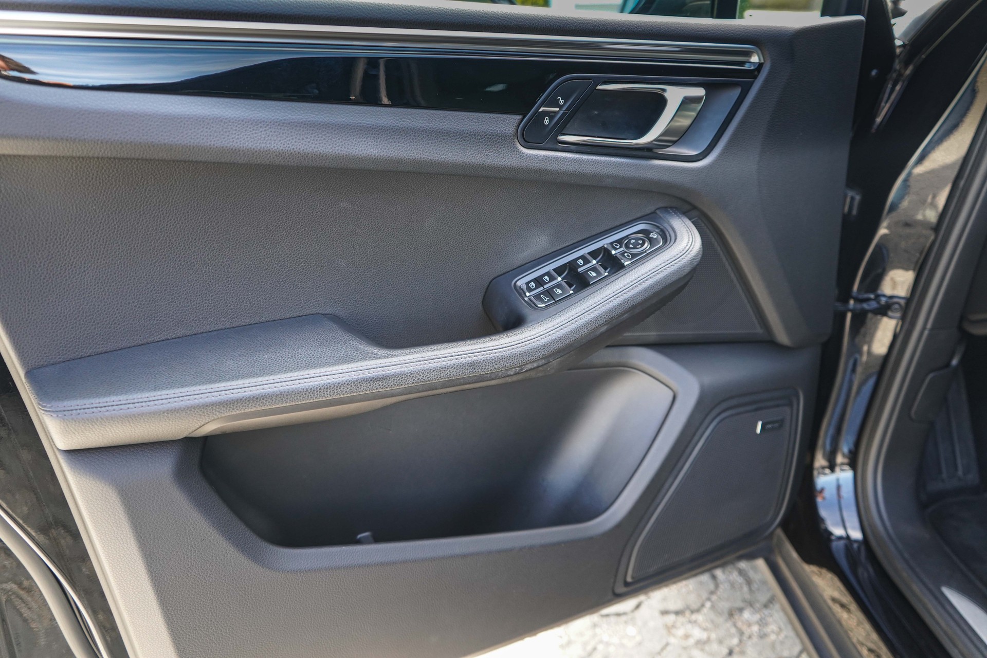 PORSCHE Macan S PDK-image-14