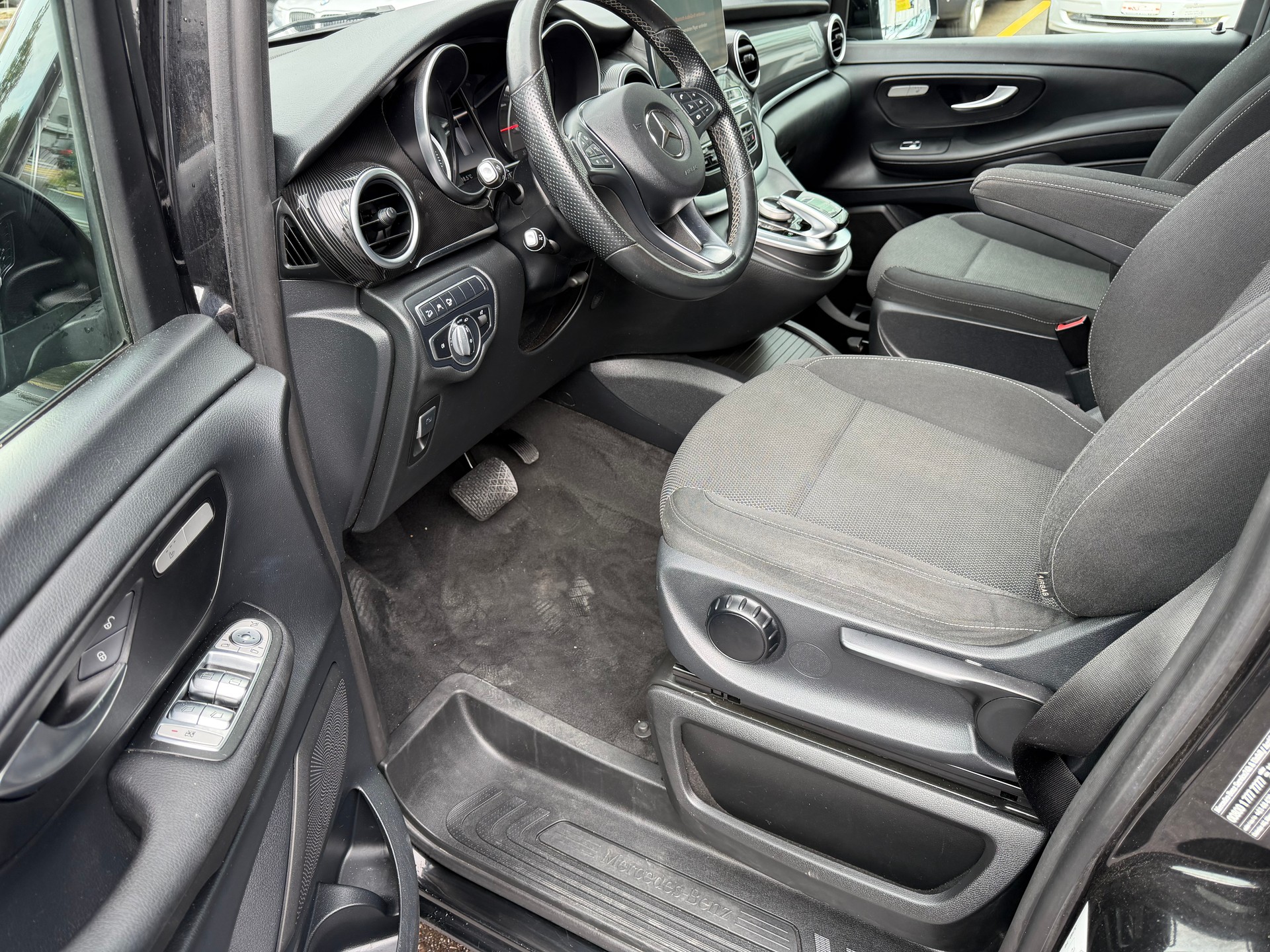 MERCEDES-BENZ V 250 d lang 4Matic 7G-Tronic-image-7