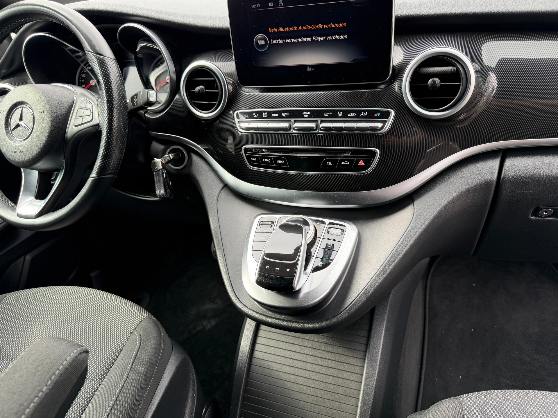 MERCEDES-BENZ V 250 d lang 4Matic 7G-Tronic-image-17