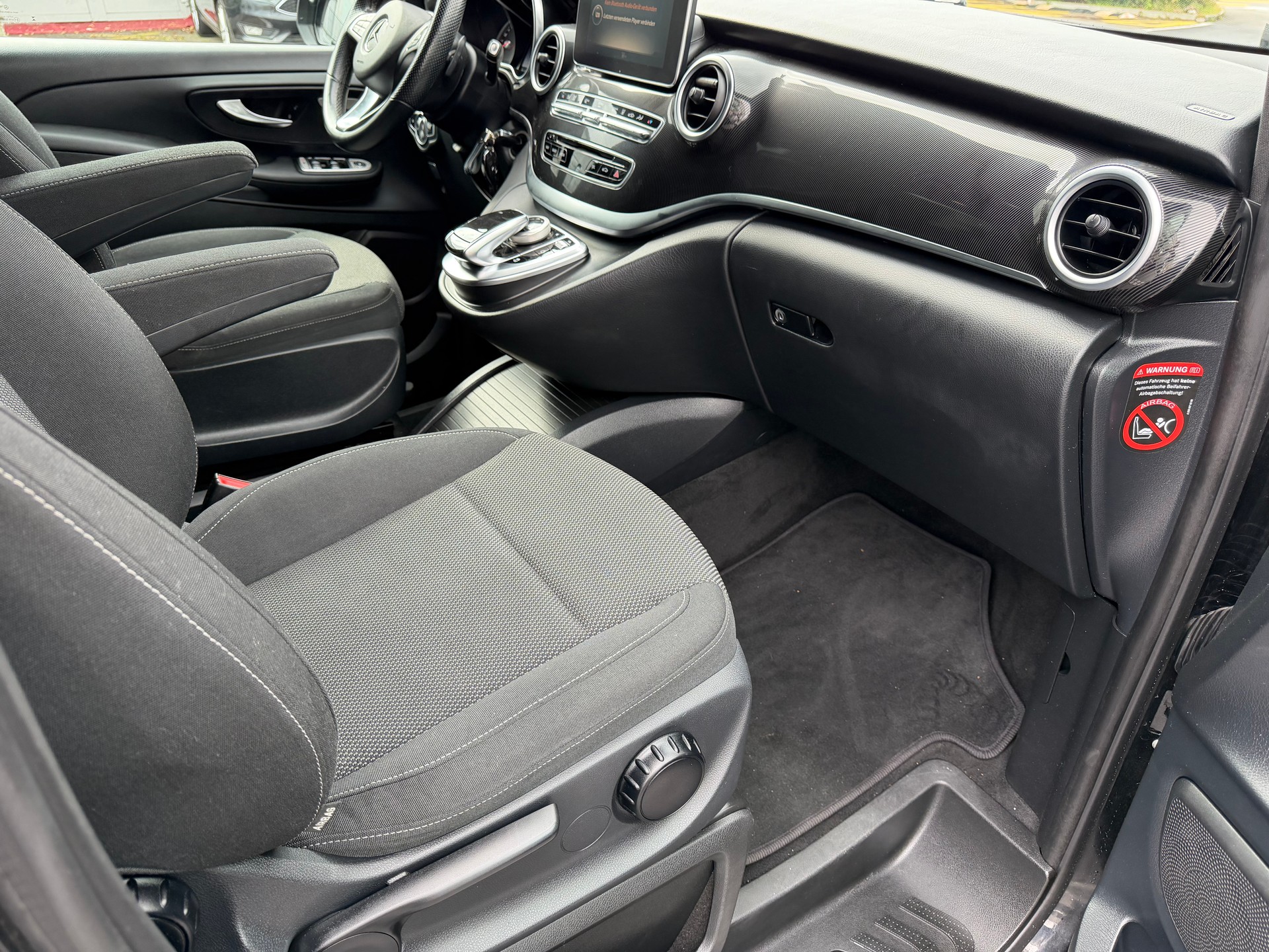 MERCEDES-BENZ V 250 d lang 4Matic 7G-Tronic-image-16