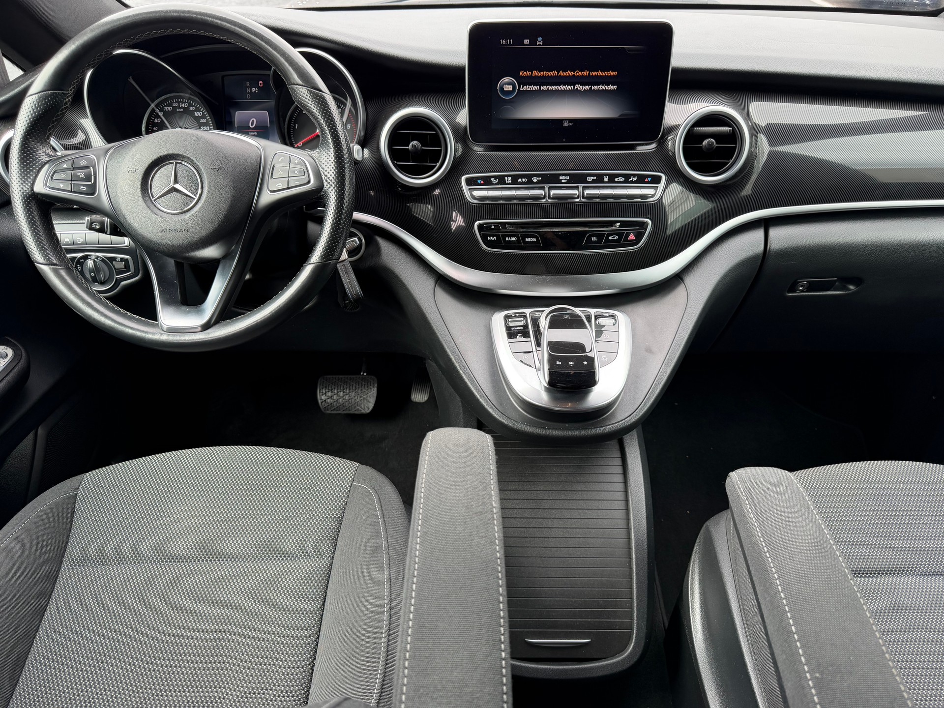 MERCEDES-BENZ V 250 d lang 4Matic 7G-Tronic-image-10