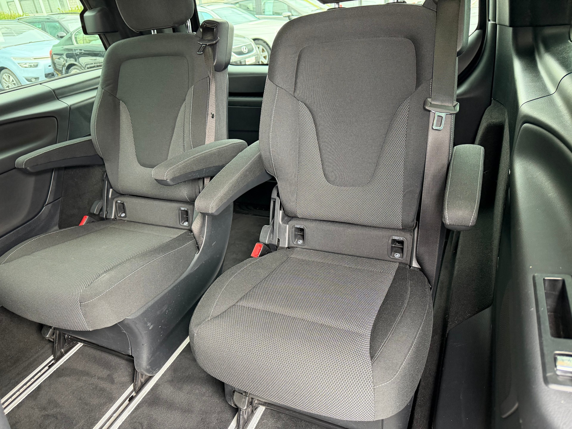 MERCEDES-BENZ V 250 d lang 4Matic 7G-Tronic-image-9