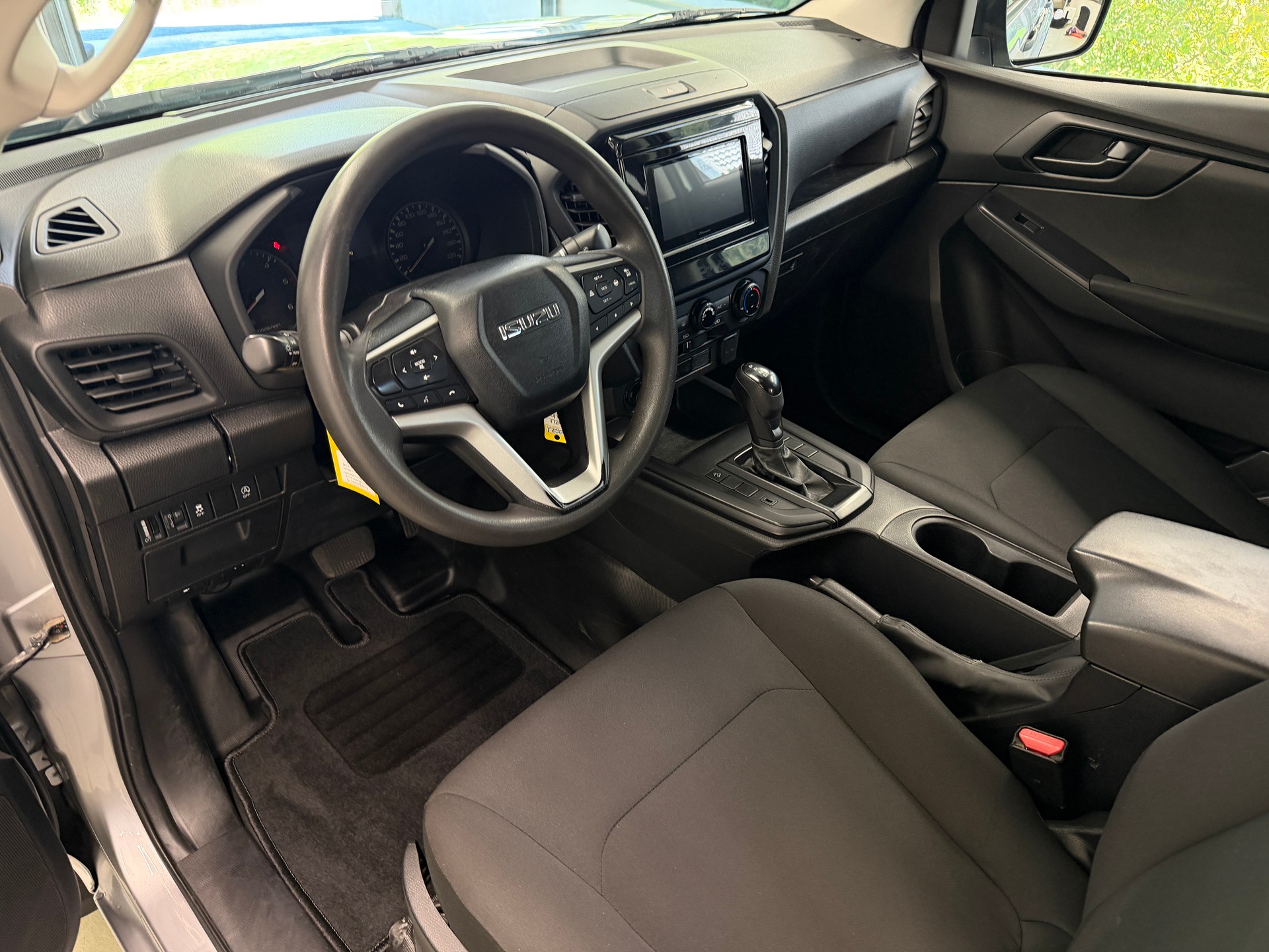 ISUZU D-MAX 1.9 CrewCab N60F 4x4 AT-image-11