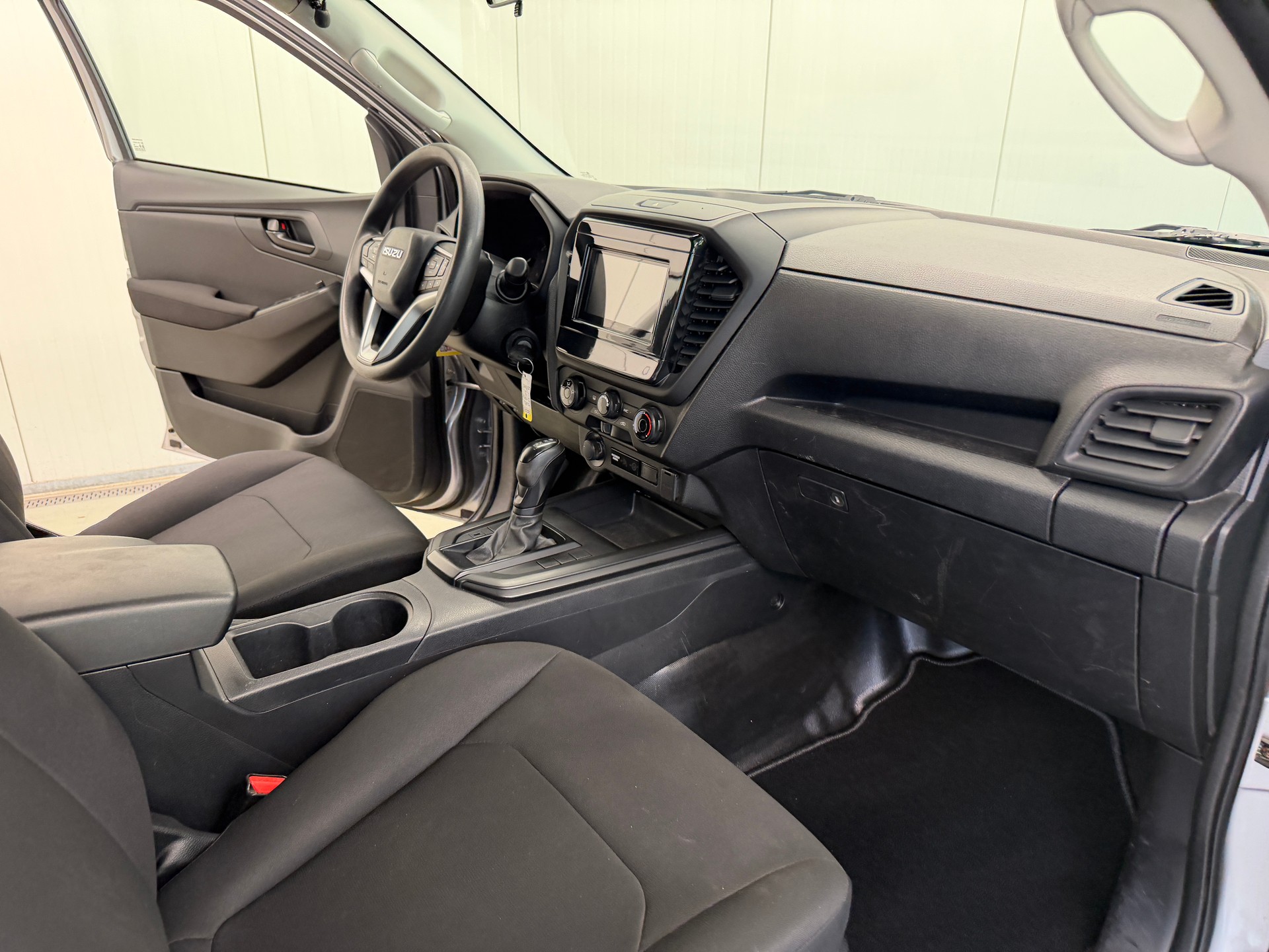ISUZU D-MAX 1.9 CrewCab N60F 4x4 AT-image-17