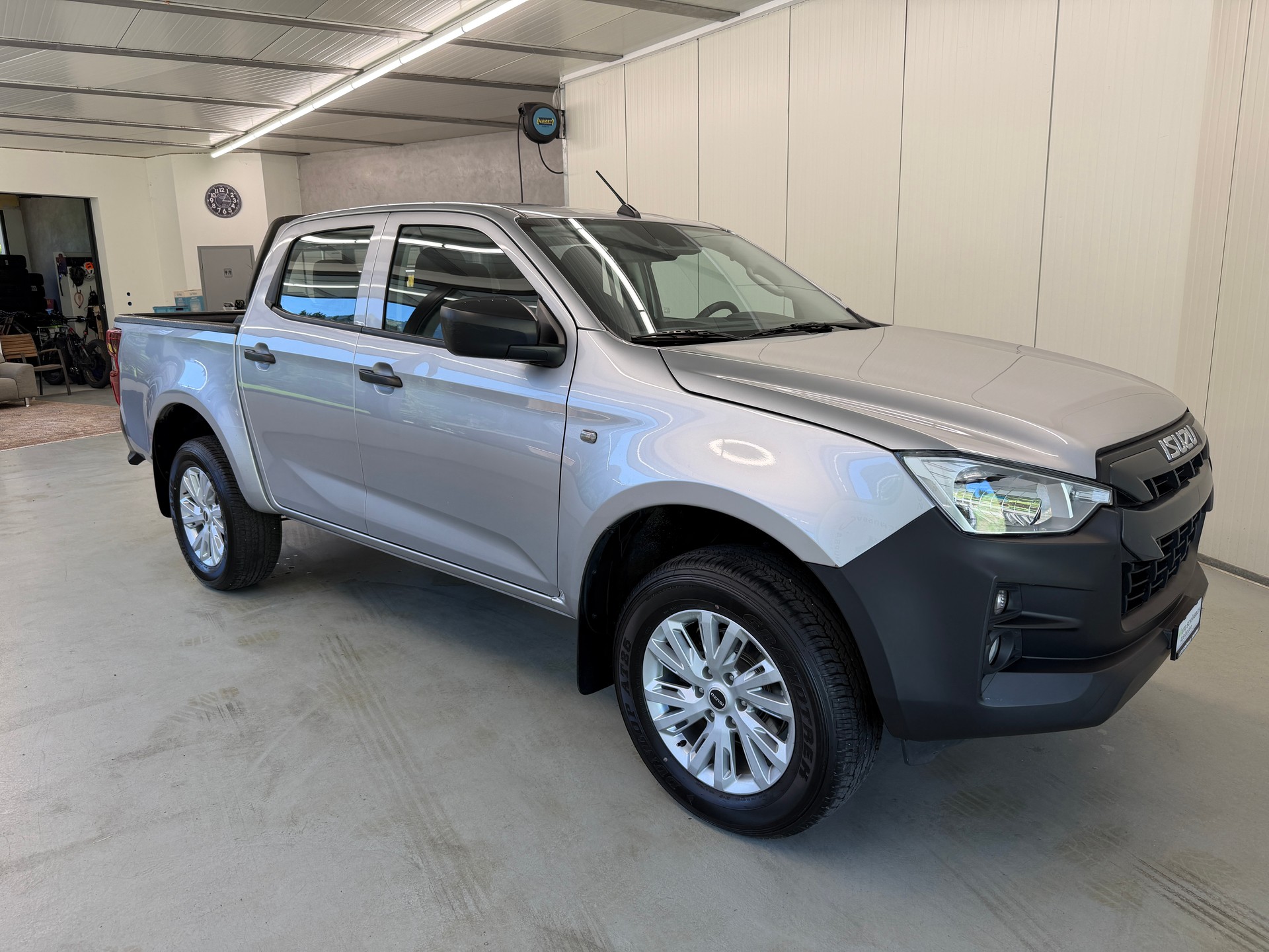 ISUZU D-MAX 1.9 CrewCab N60F 4x4 AT-image-1
