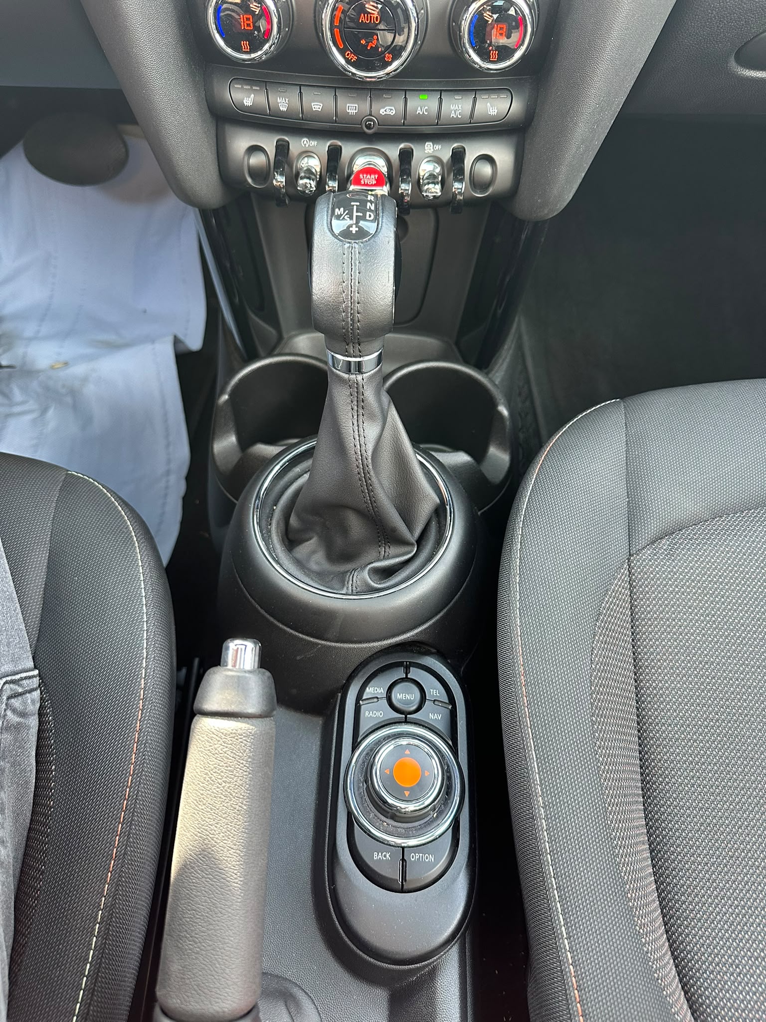 MINI Cooper Steptronic-image-18