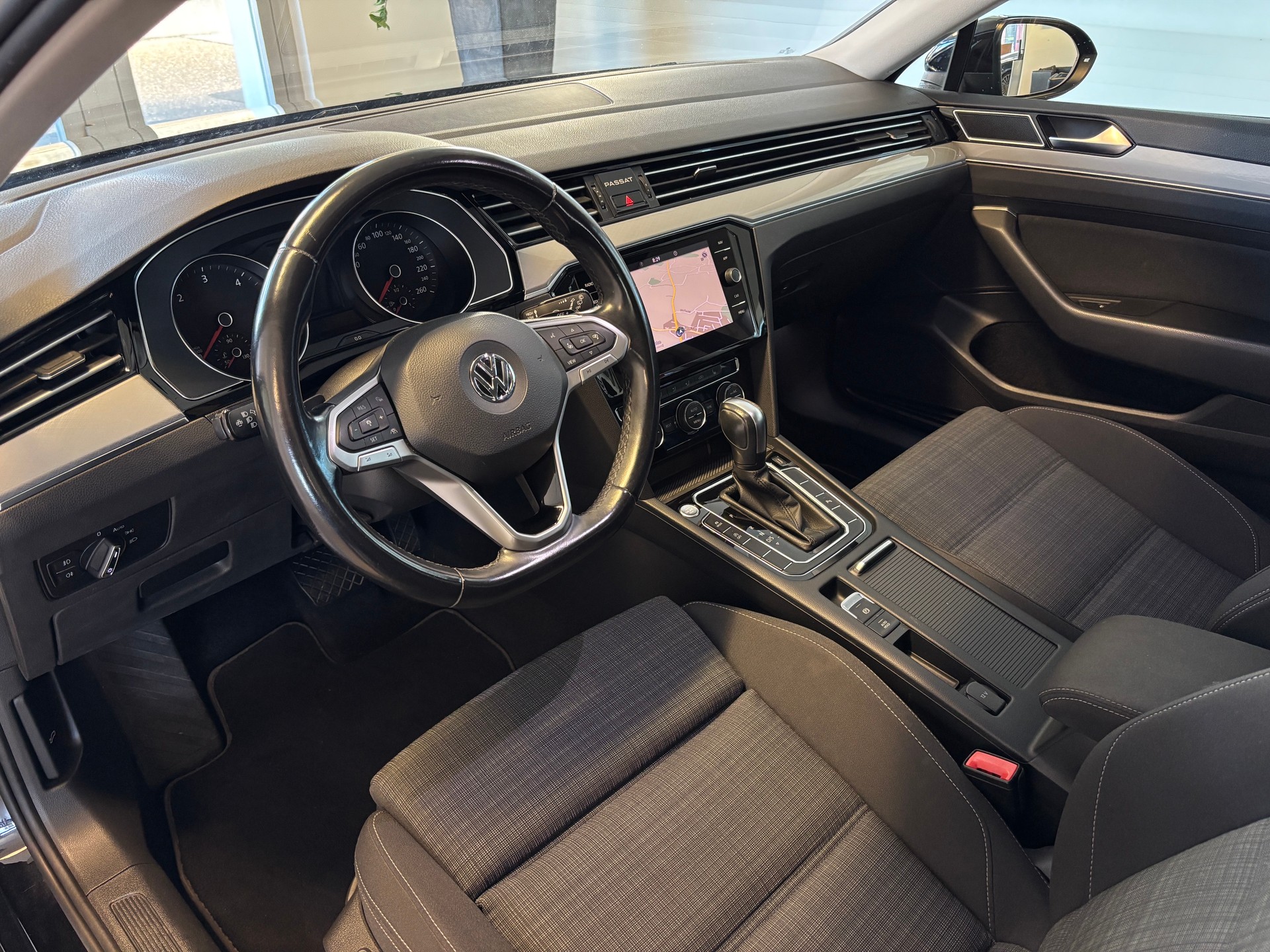 VW Passat 2.0 TDI BMT Business DSG-image-4