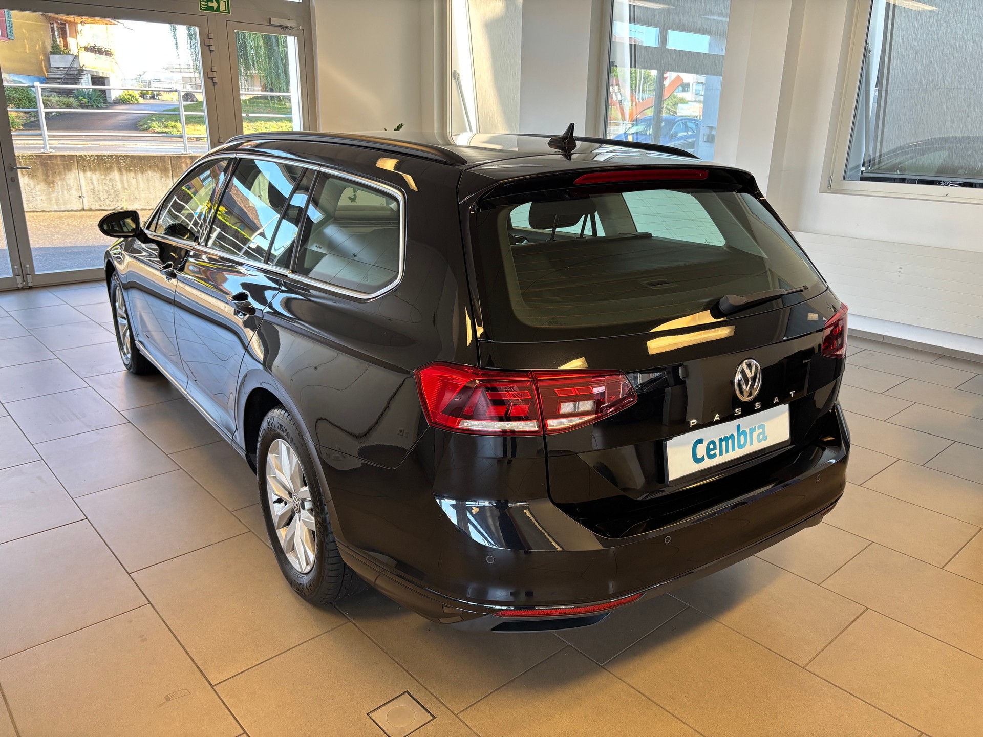 VW Passat 2.0 TDI BMT Business DSG-showroom-element-3