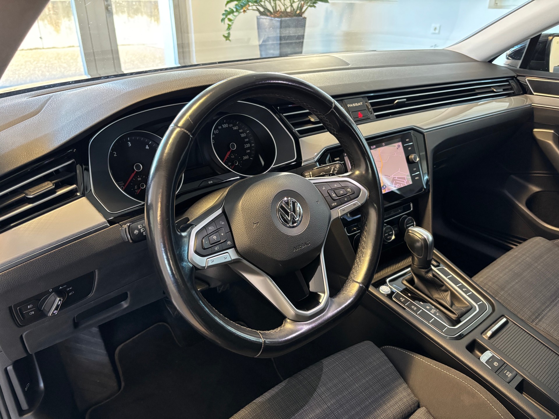 VW Passat 2.0 TDI BMT Business DSG-image-5