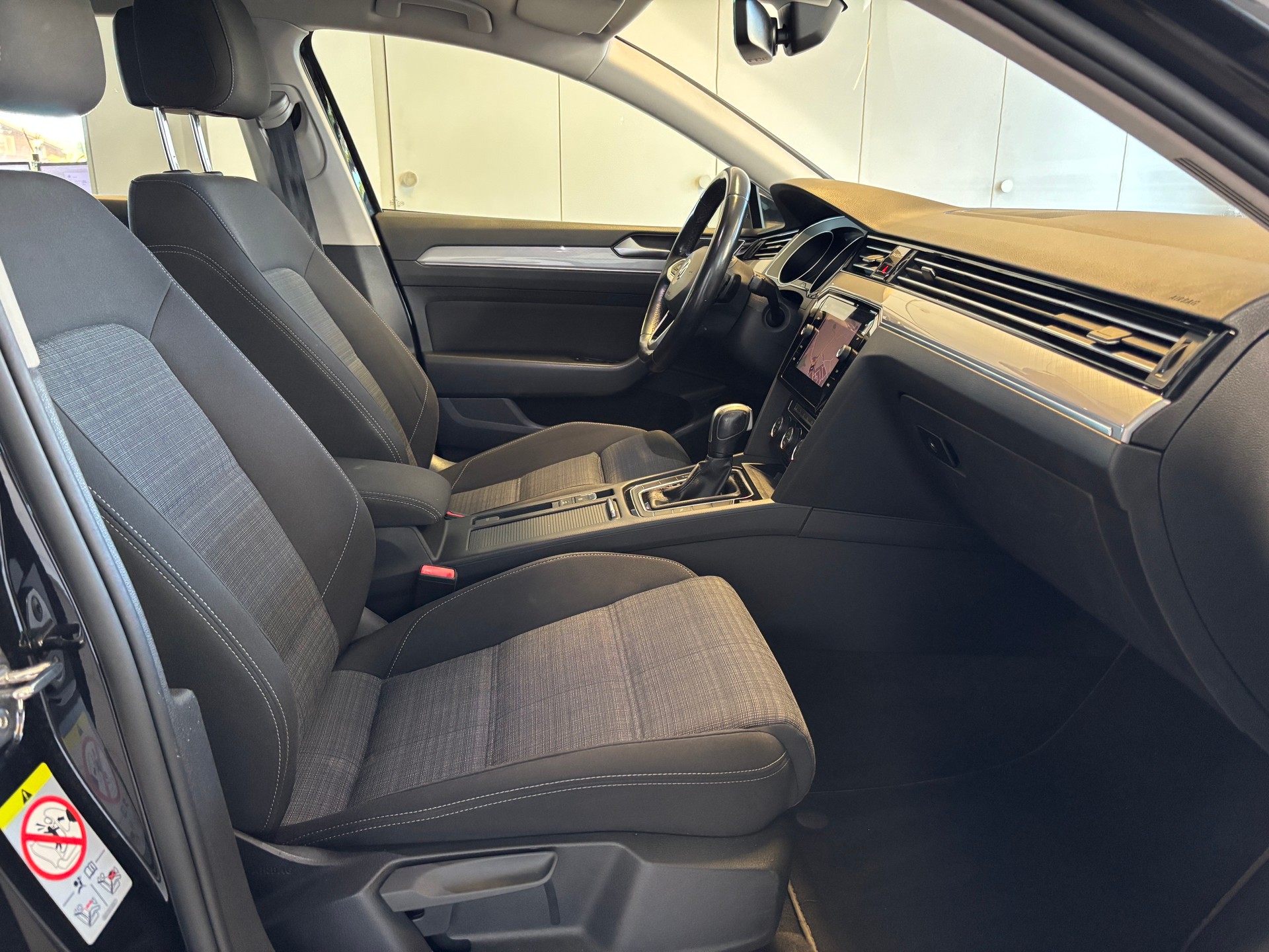 VW Passat 2.0 TDI BMT Business DSG-image-9