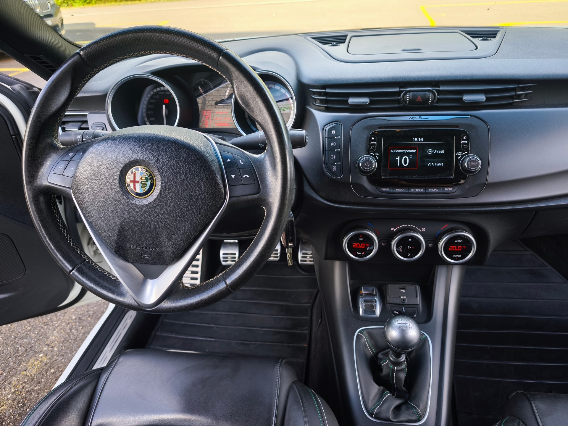 ALFA ROMEO Giulietta 1750 TBi Quadrifoglio Verde-image-9