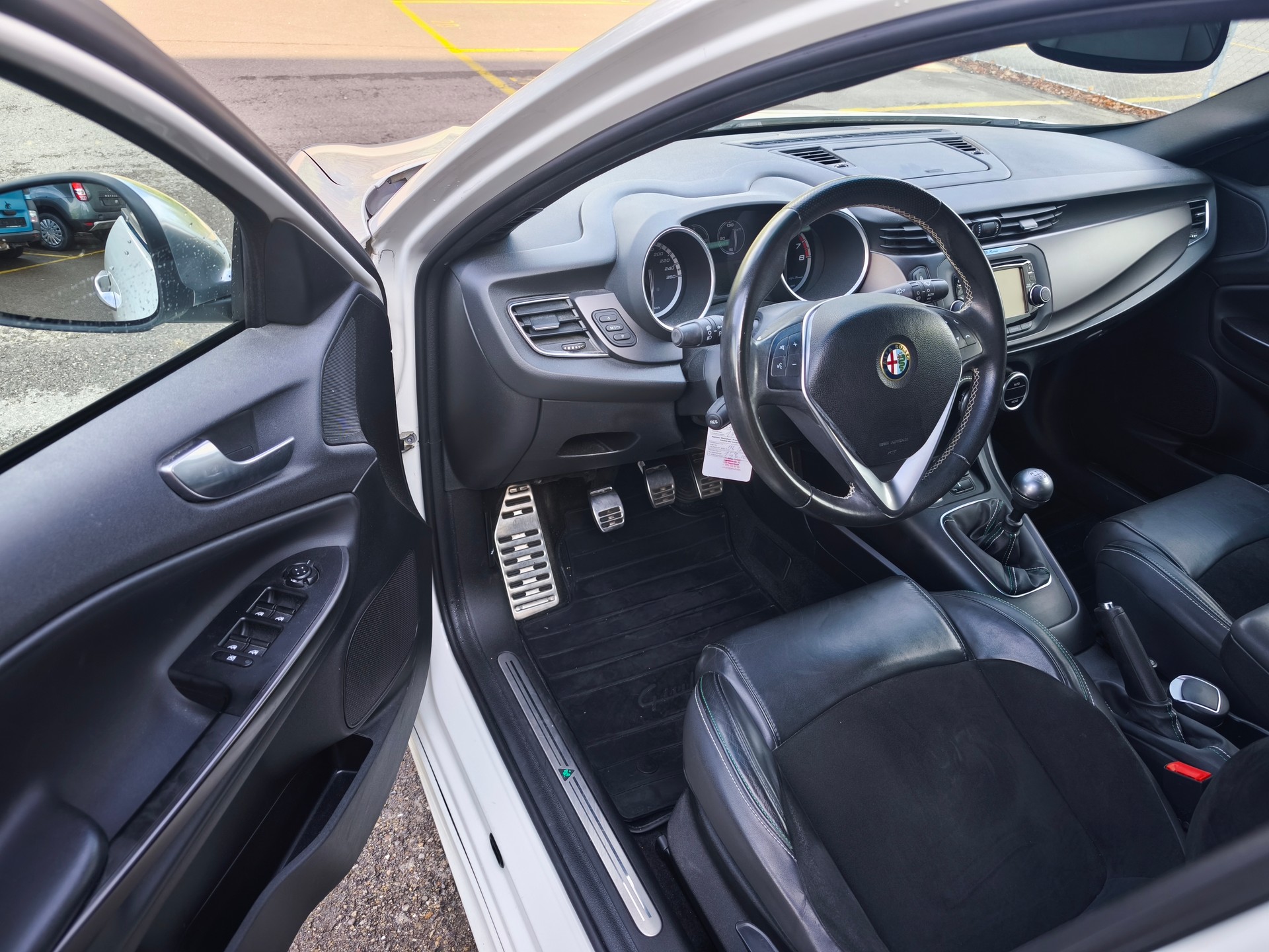ALFA ROMEO Giulietta 1750 TBi Quadrifoglio Verde-image-11