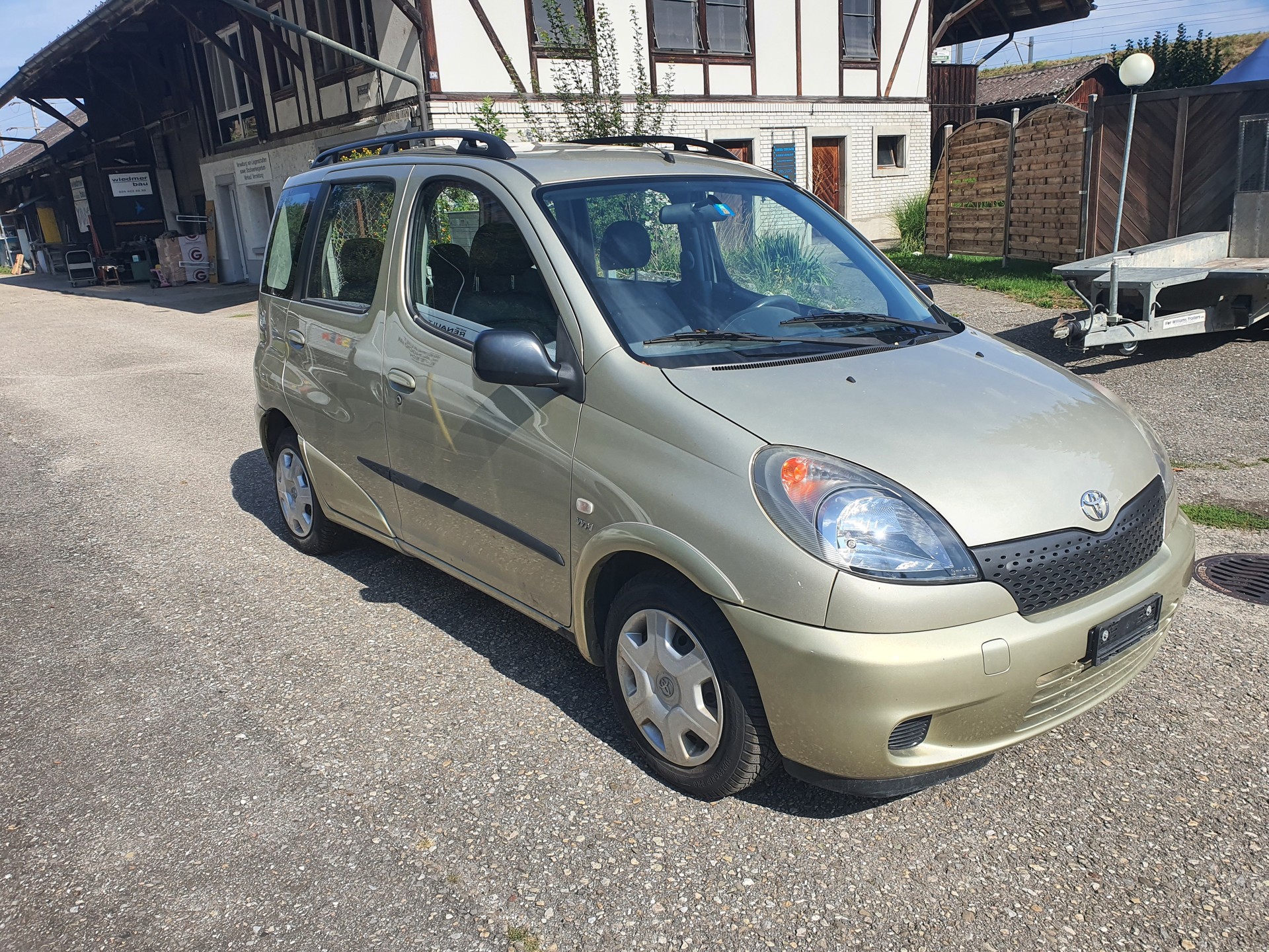 TOYOTA Yaris Verso 1.3 Linea Sol-image-1