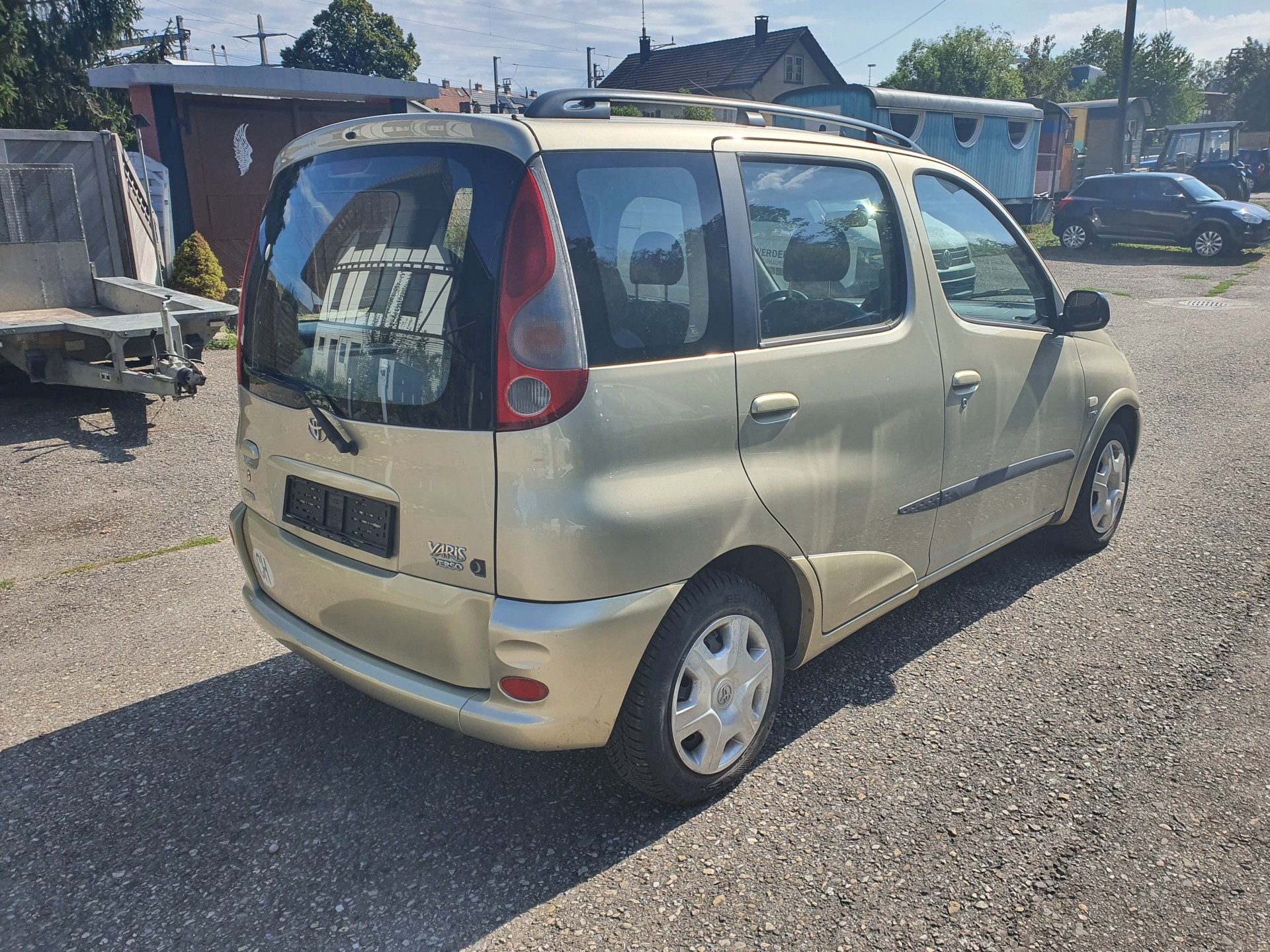 TOYOTA Yaris Verso 1.3 Linea Sol-image-4