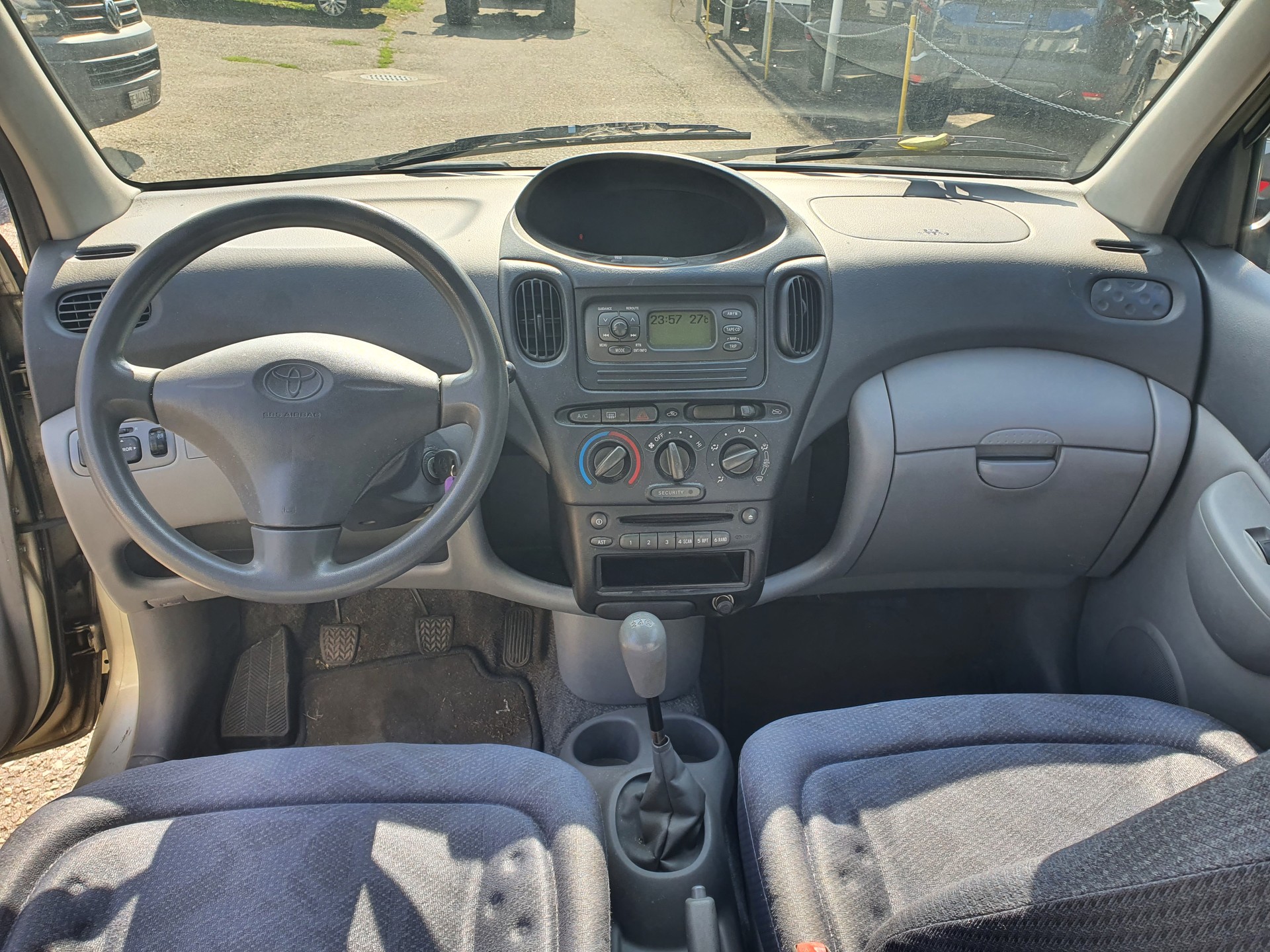 TOYOTA Yaris Verso 1.3 Linea Sol-image-7