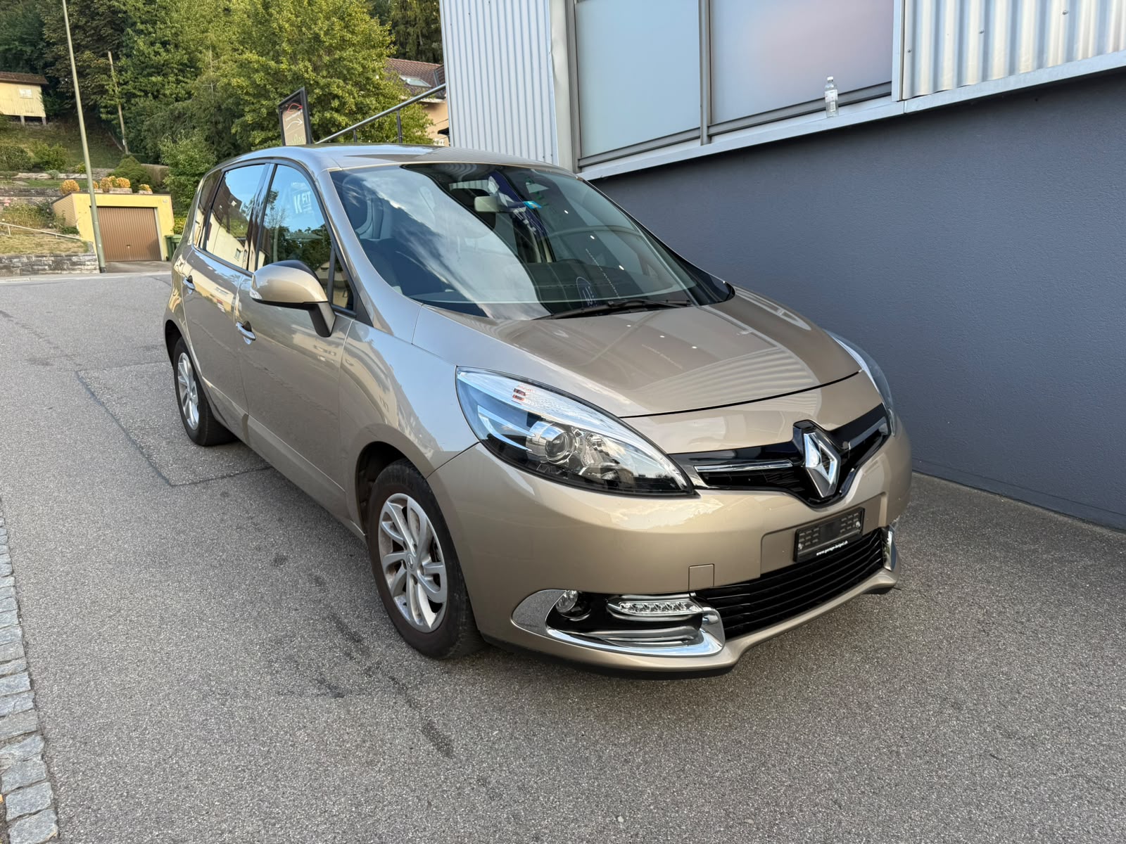 RENAULT Scénic 1.5 dCi Dynamique EDC-image-0