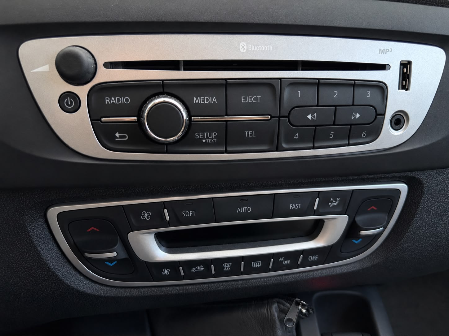 RENAULT Scénic 1.5 dCi Dynamique EDC-image-10